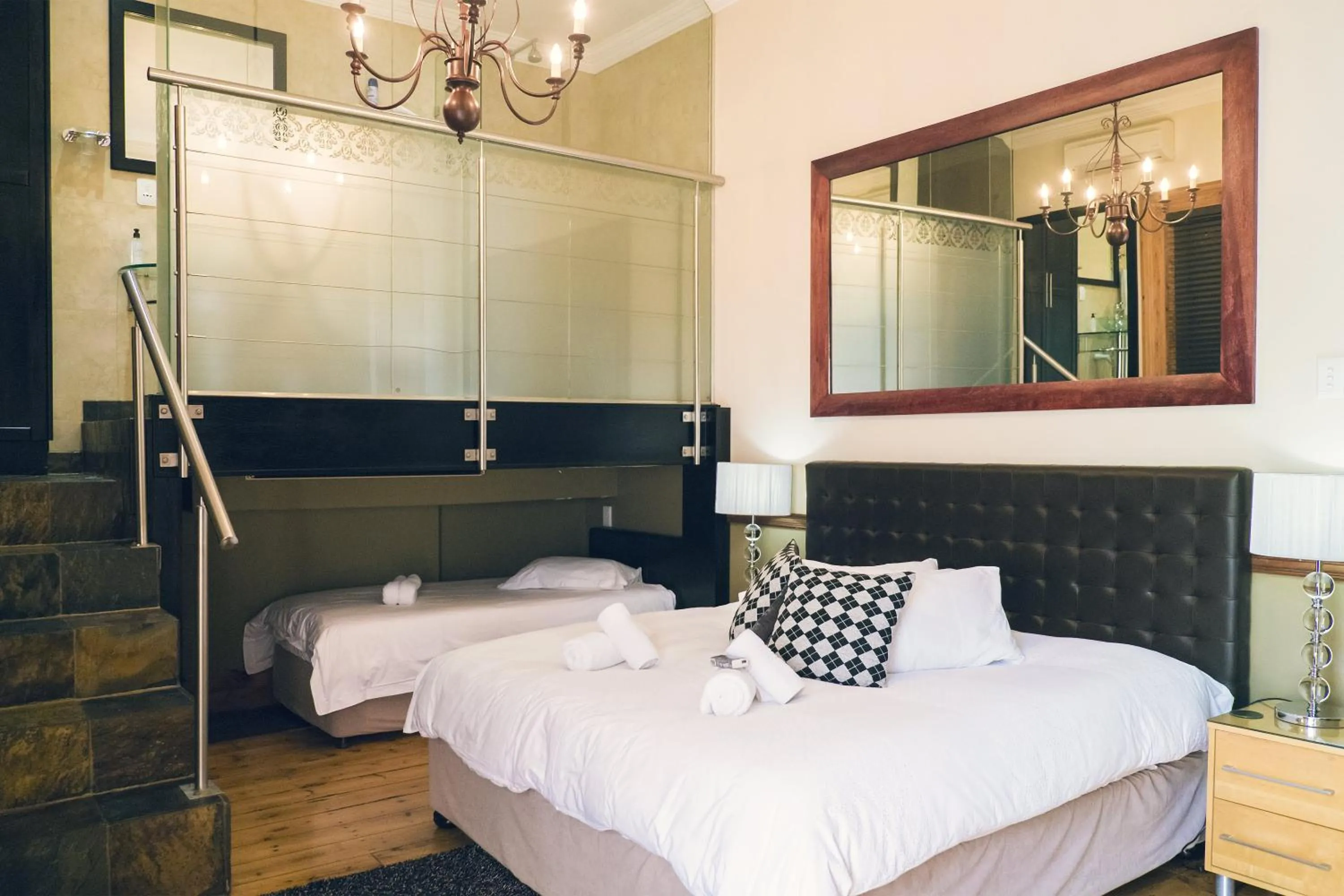 Photo of the whole room, Bed in Wilton Manor SOLAR ENERGY