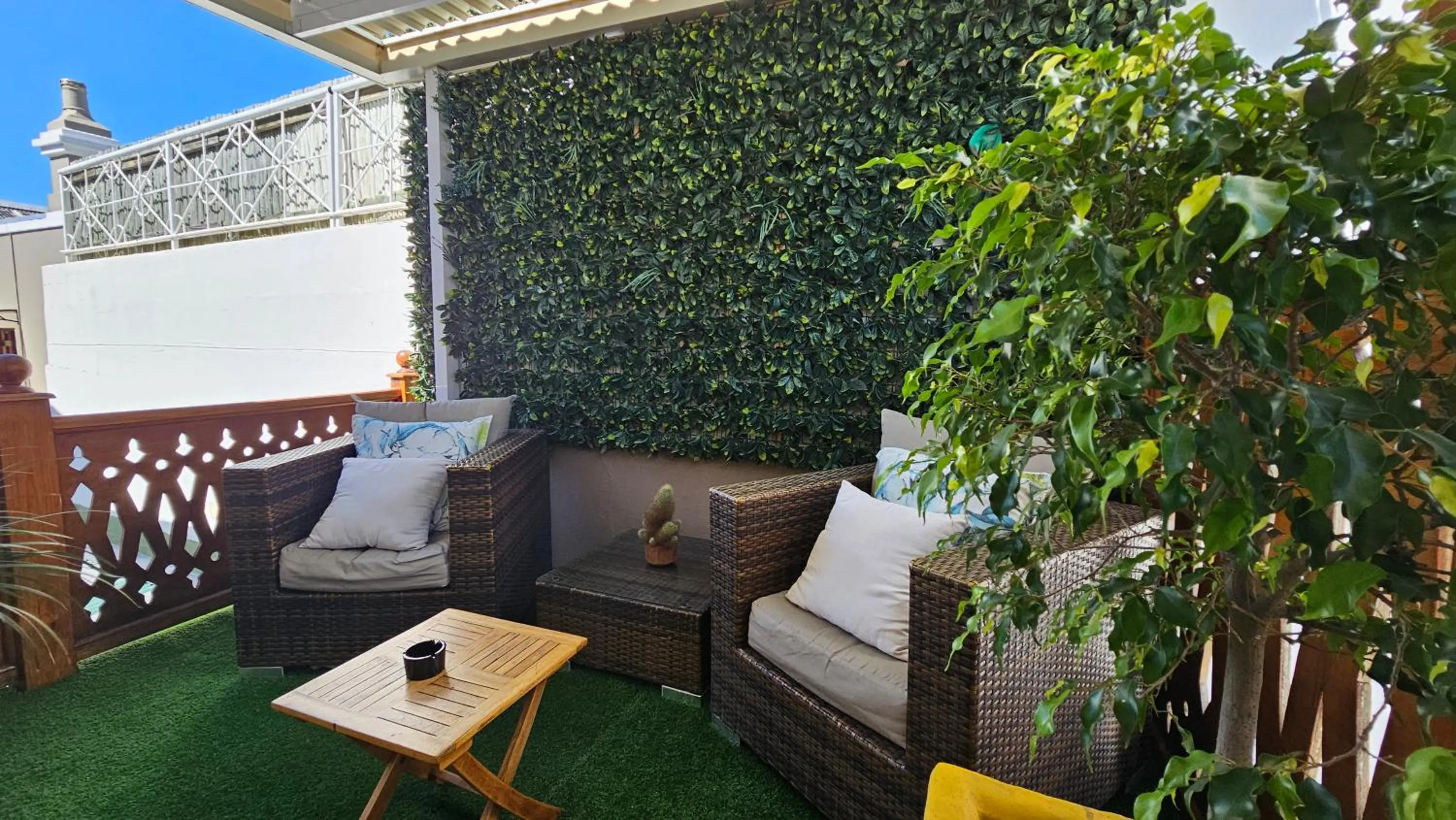 Patio in Wilton Manor SOLAR ENERGY