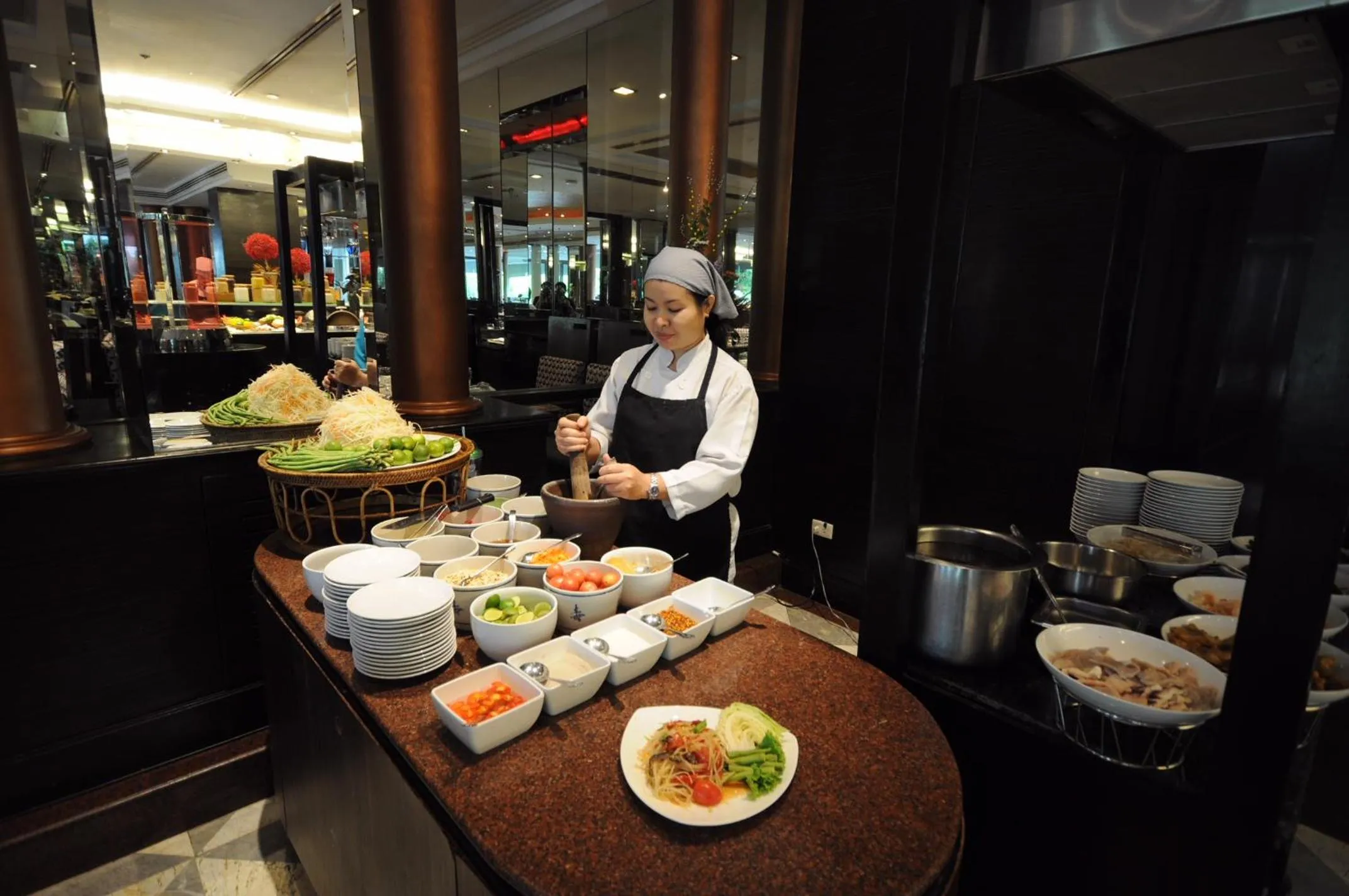 Restaurant/places to eat in Ramada by Wyndham Bangkok Chaophya Park