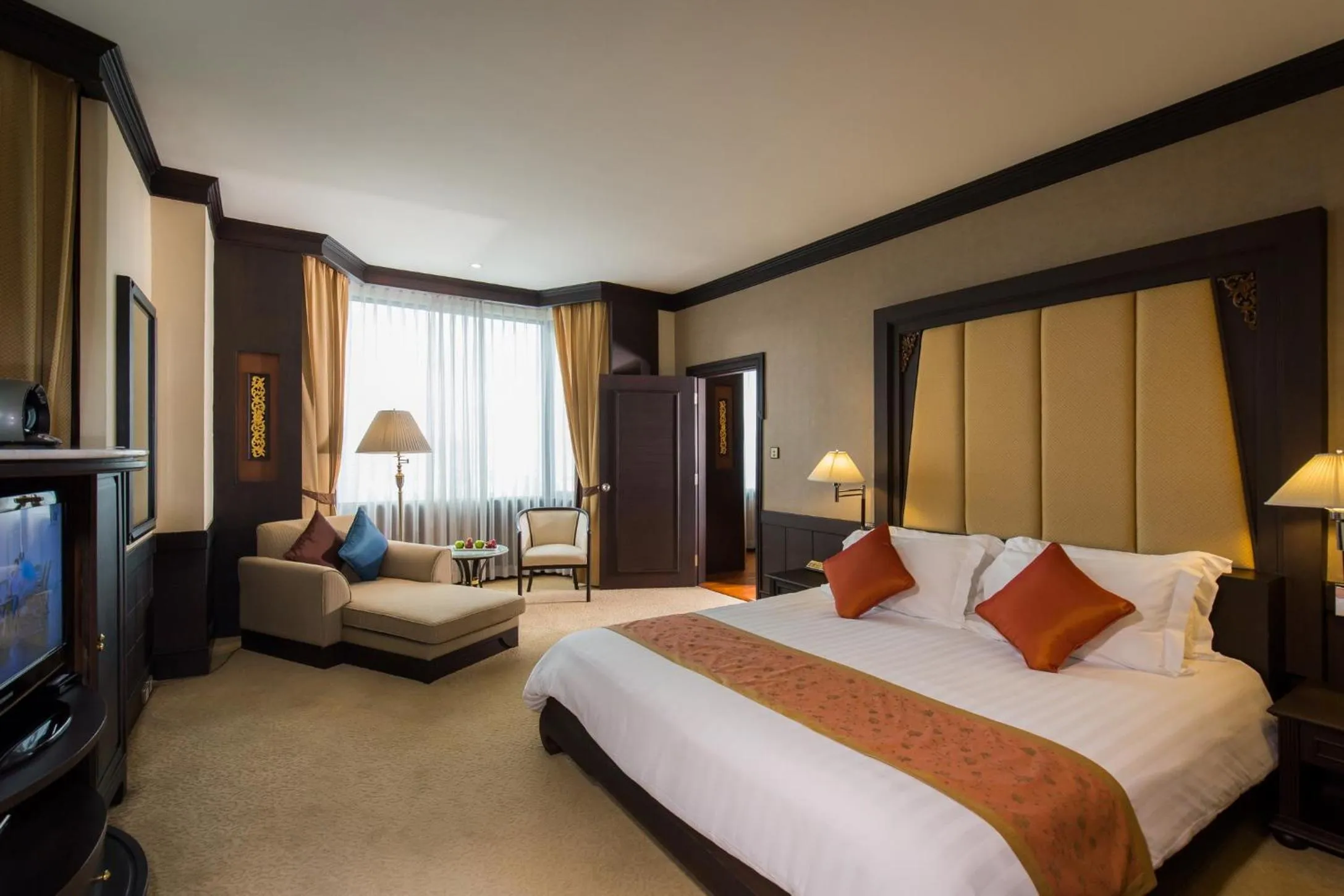 Bed in Ramada by Wyndham Bangkok Chaophya Park
