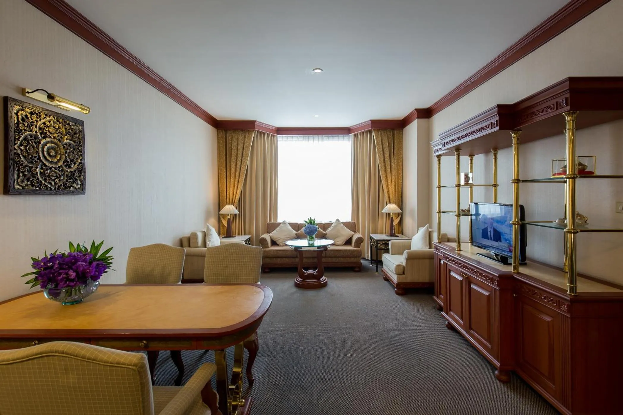 Living room, Seating Area in Ramada by Wyndham Bangkok Chaophya Park