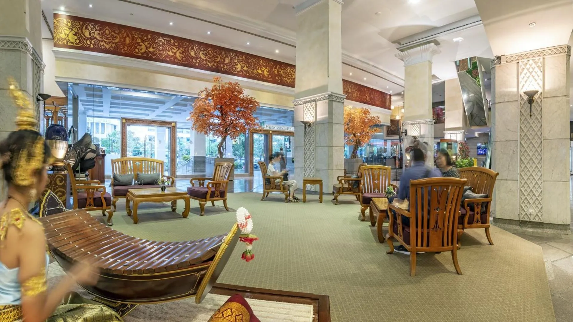 Lobby or reception in Ramada by Wyndham Bangkok Chaophya Park