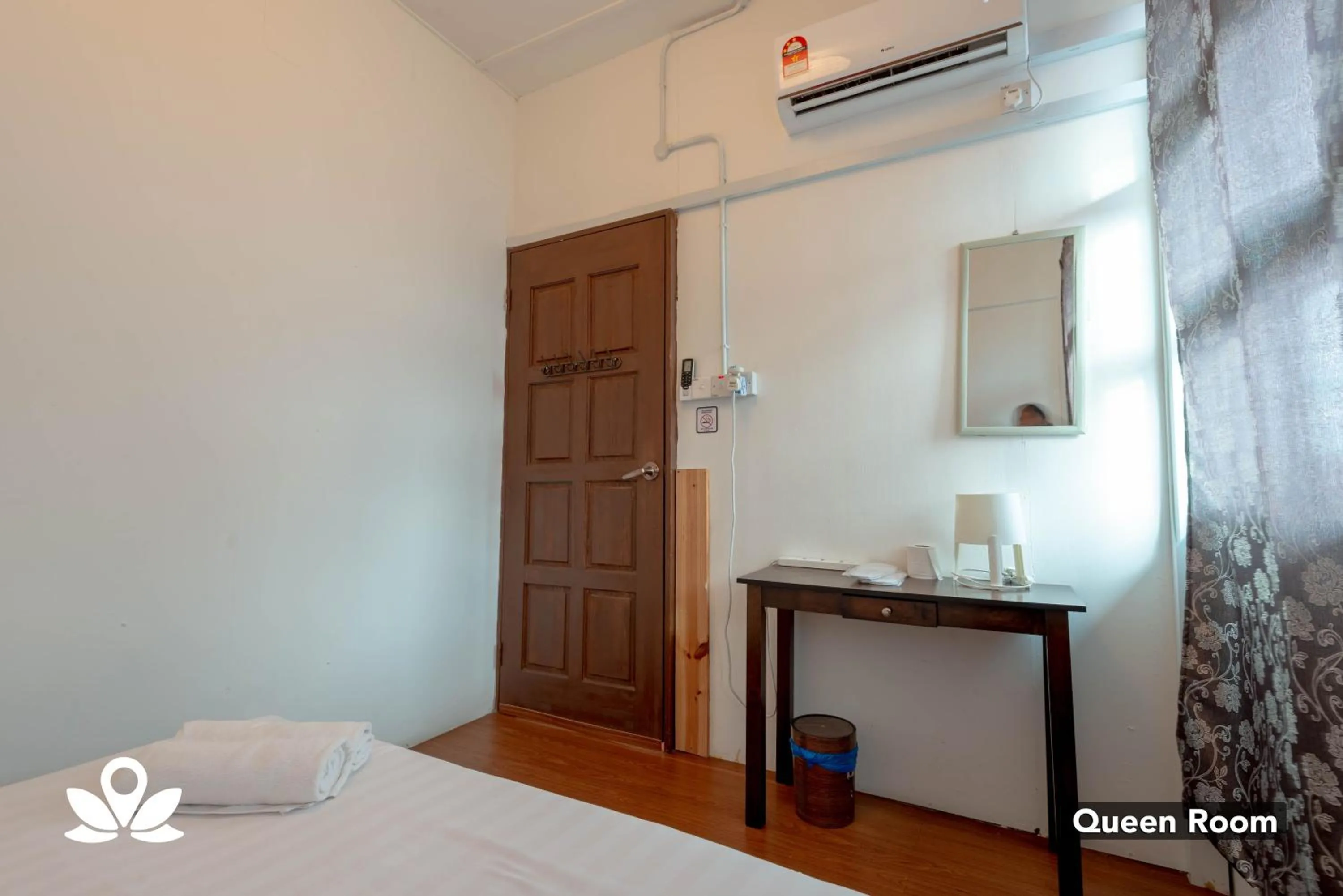 Bed in Island Backpackers