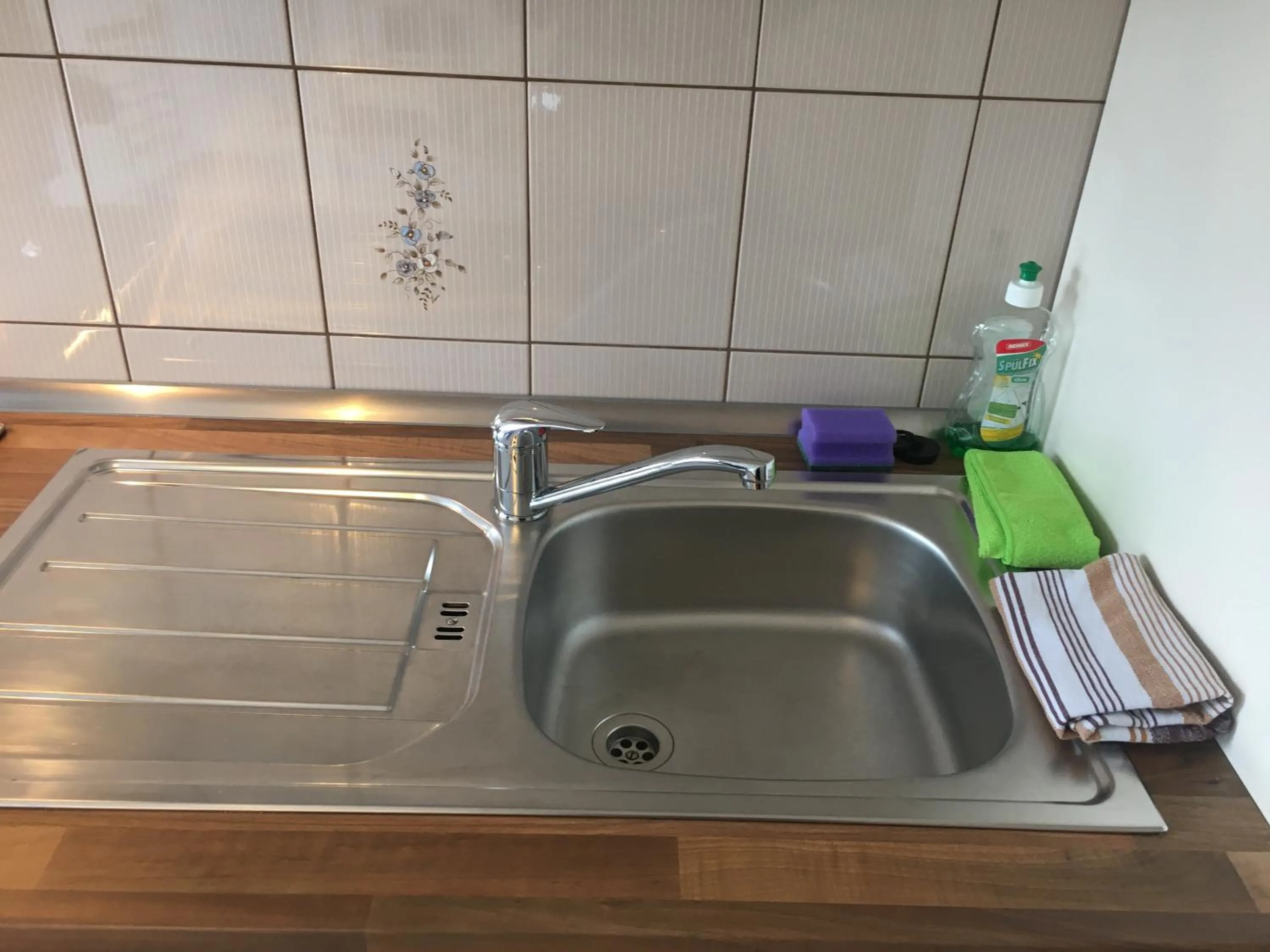 Kitchen or kitchenette in Hanse Hotel Buxtehude