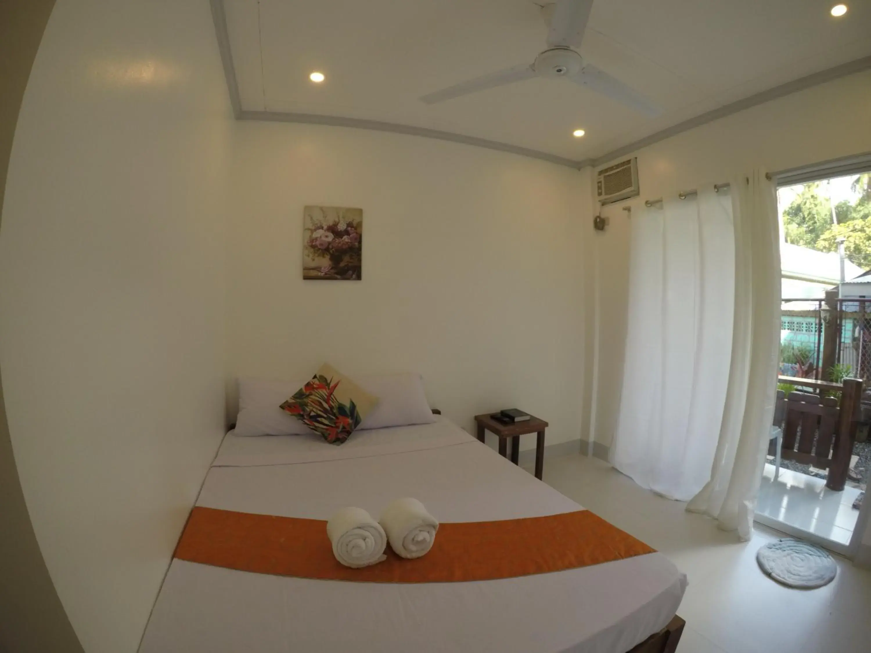 Superior Double Room in Neela Tourist Lodge Superior Double Room in Neela Tourist Lodge