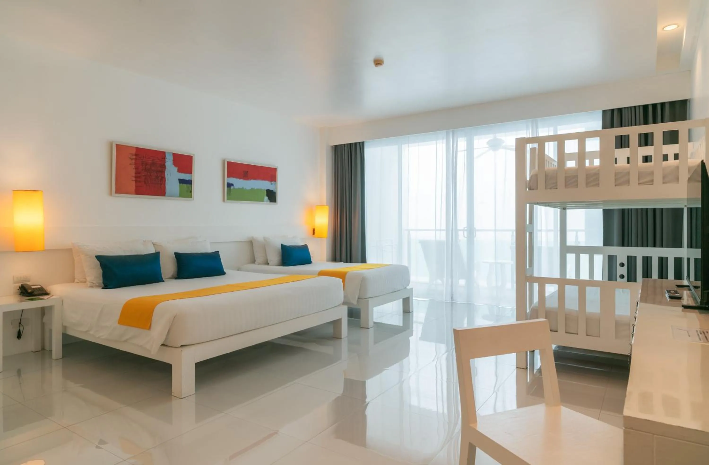 Bed in The Old Phuket - Karon Beach Resort