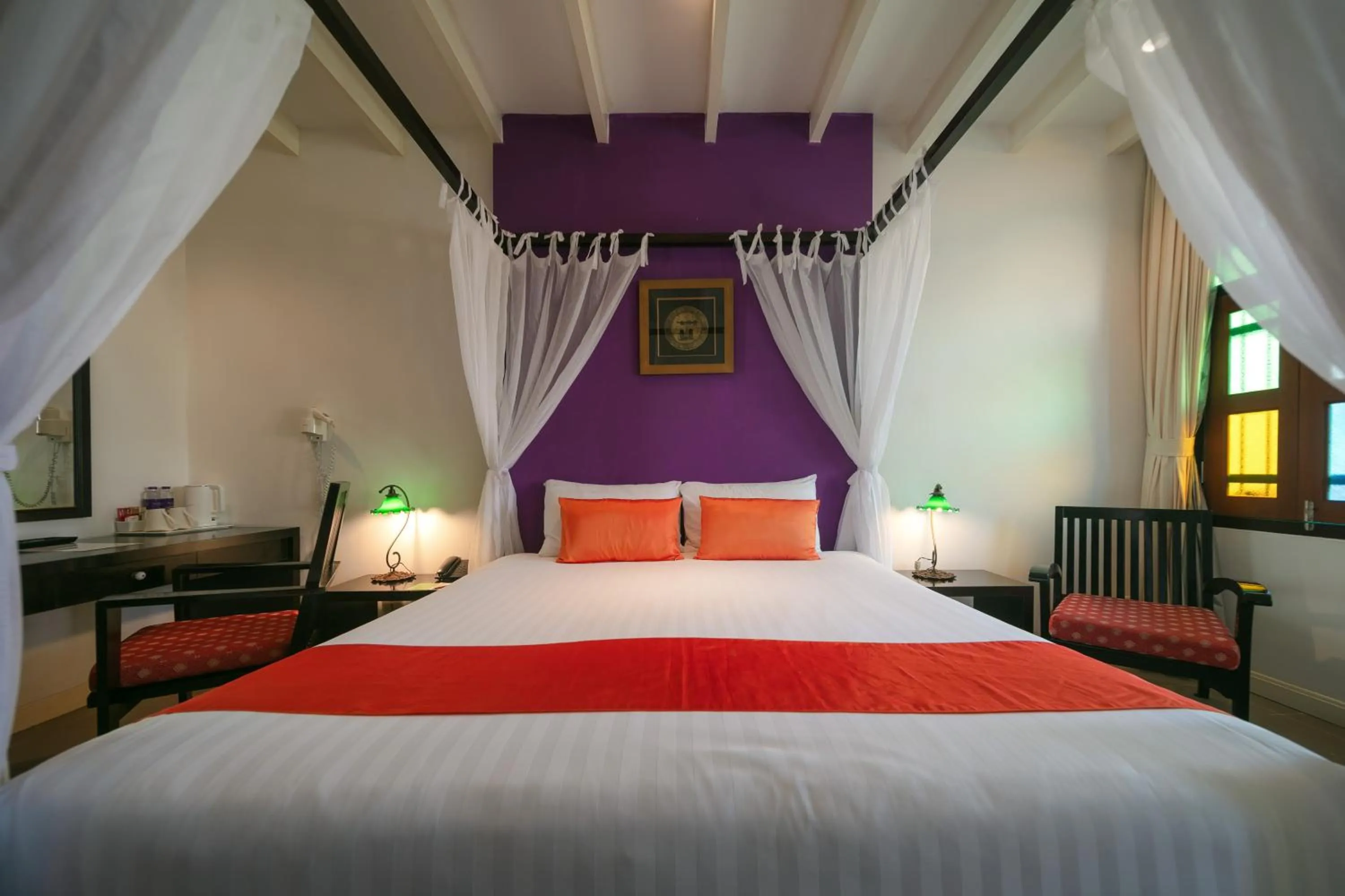 Bed in The Old Phuket - Karon Beach Resort