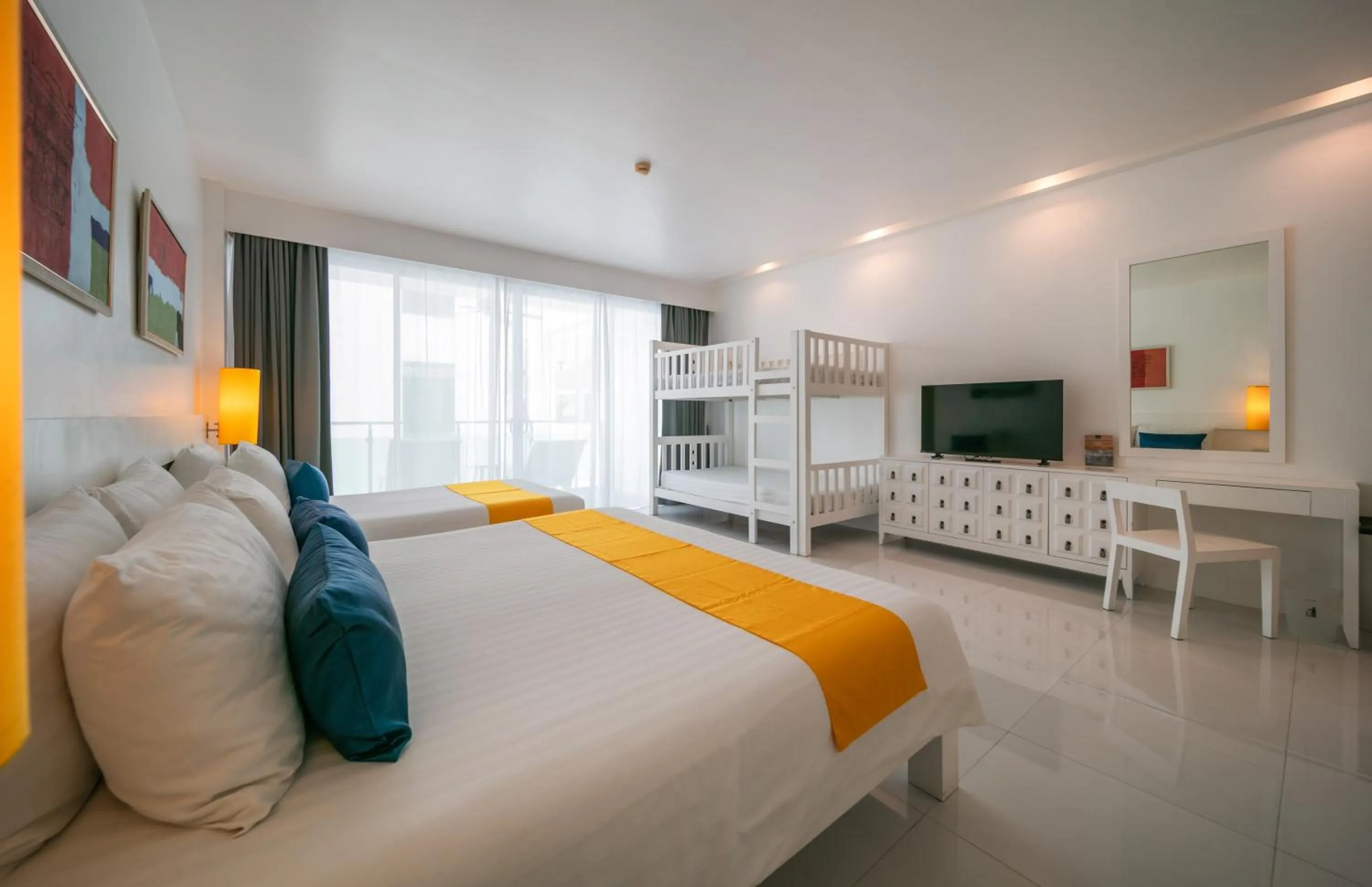 Bed in The Old Phuket - Karon Beach Resort