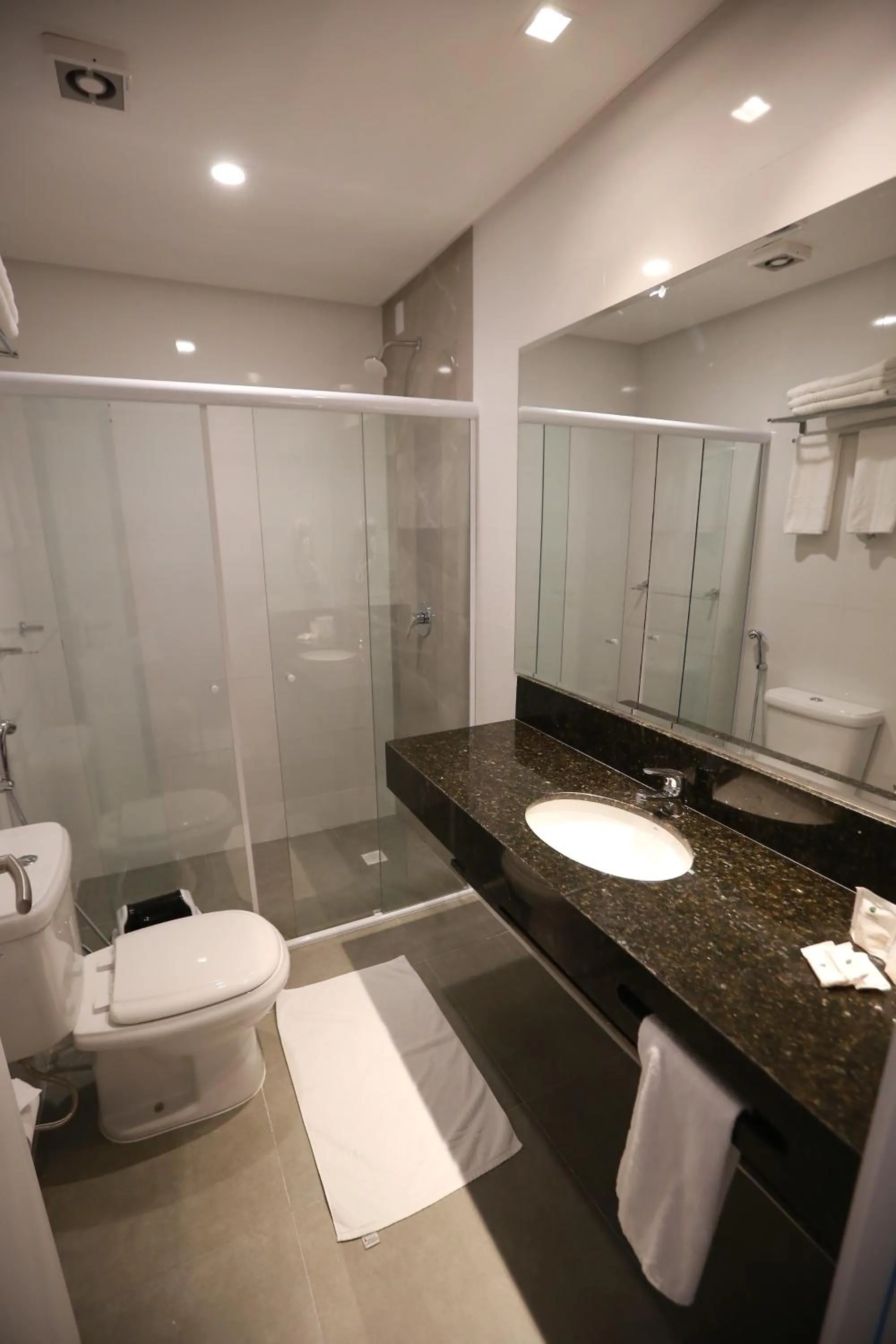 Shower in Hotel das Américas