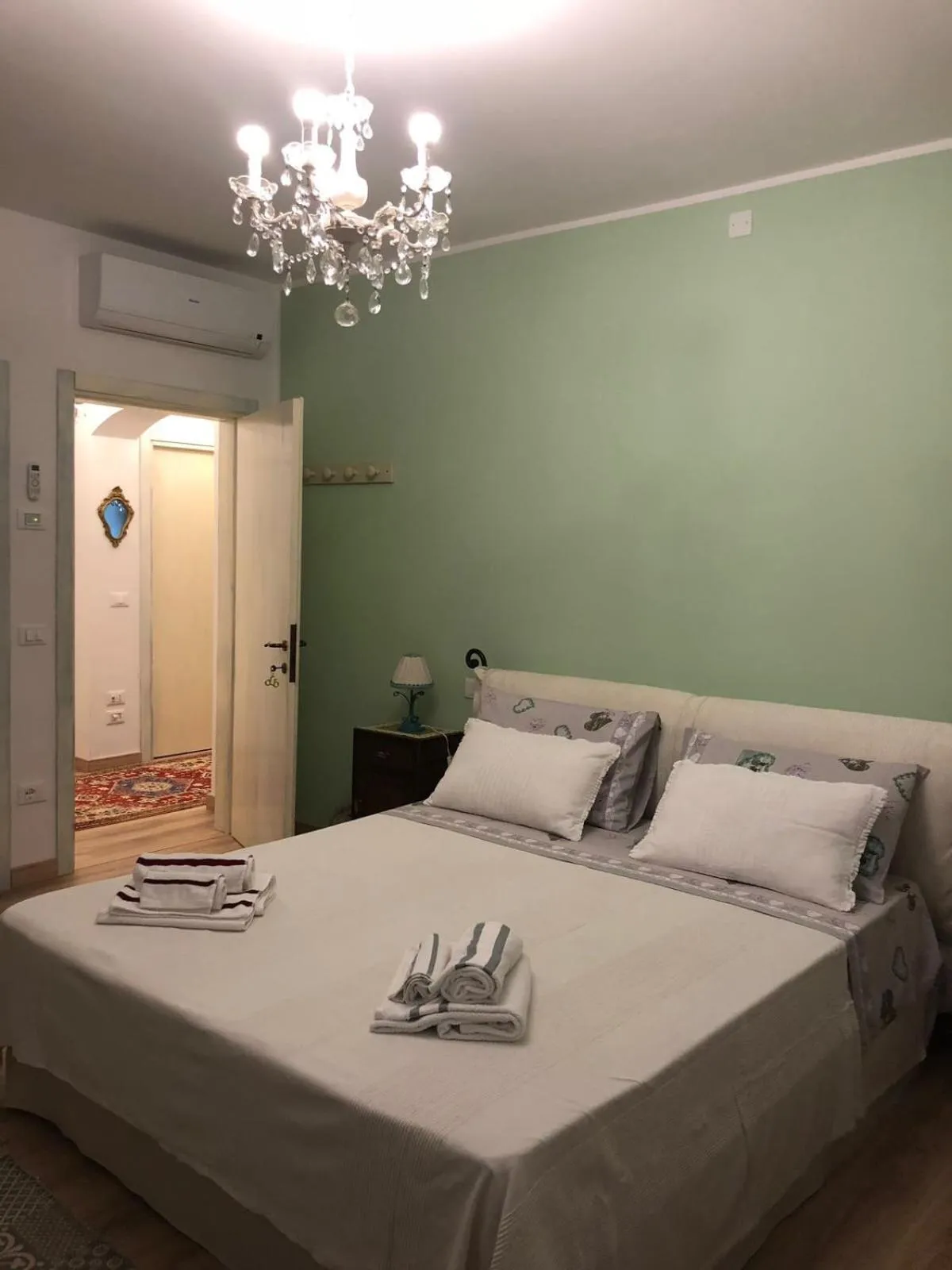 Photo of the whole room, Bed in Dimora Naviglio