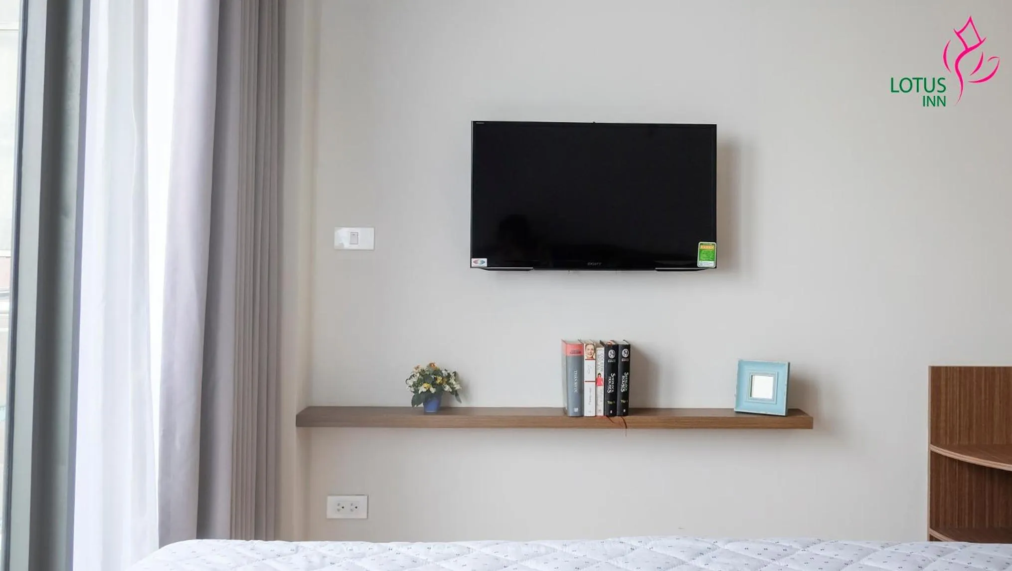 Bed in Lotus Inn West Lake