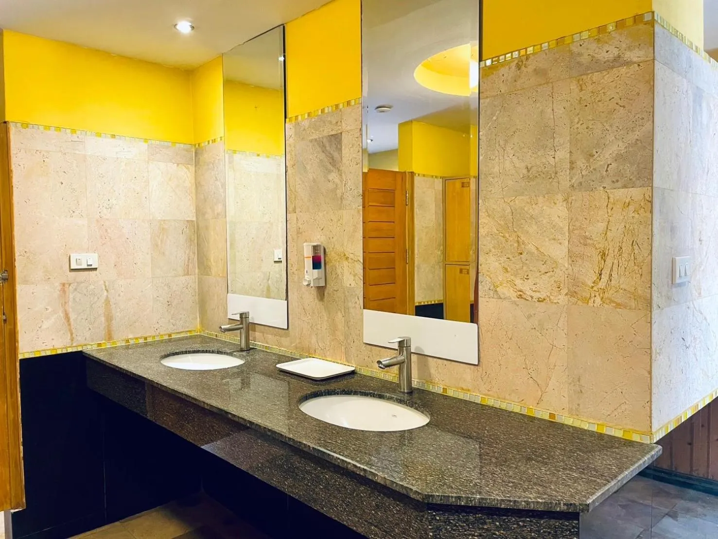 Shower in Best Bella Pattaya