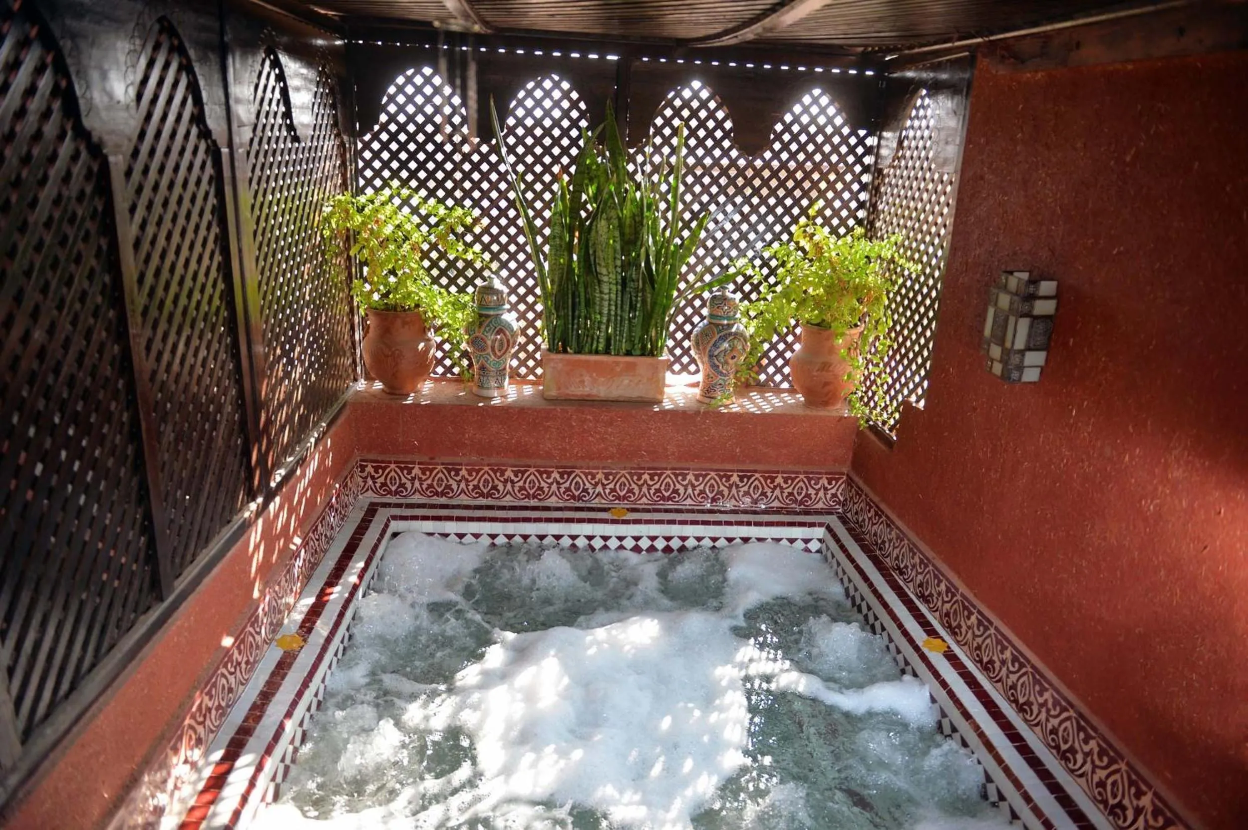 Hot Tub in Riad La Porte Rouge By La Siredrah