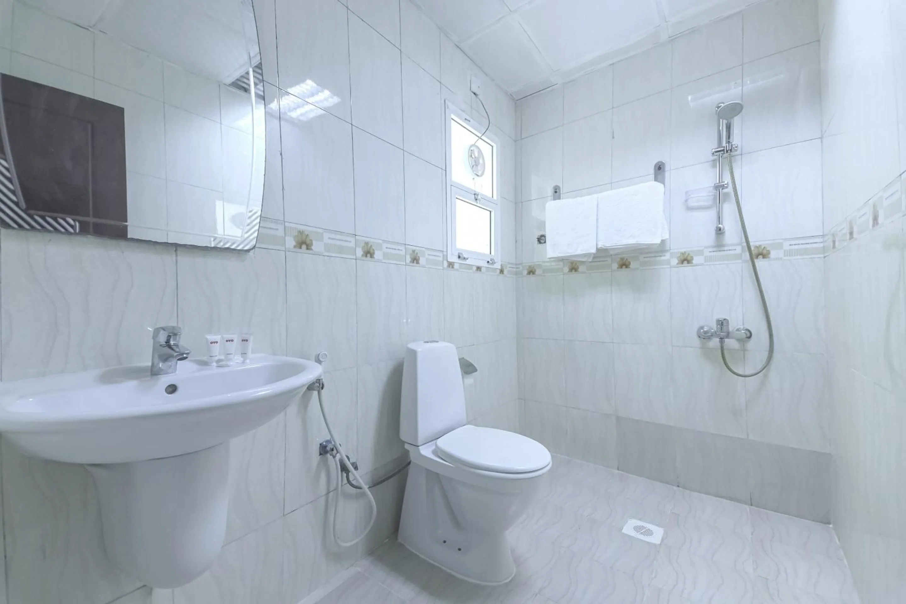 Bathroom in Super OYO 111 Al Thabit Hotel