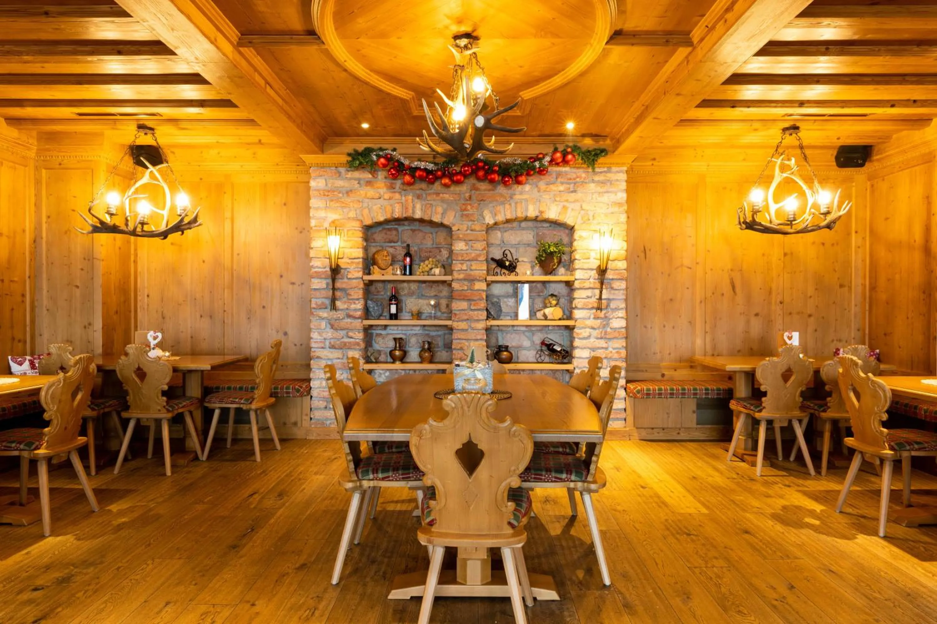 Restaurant/places to eat in Sporthotel Cristall