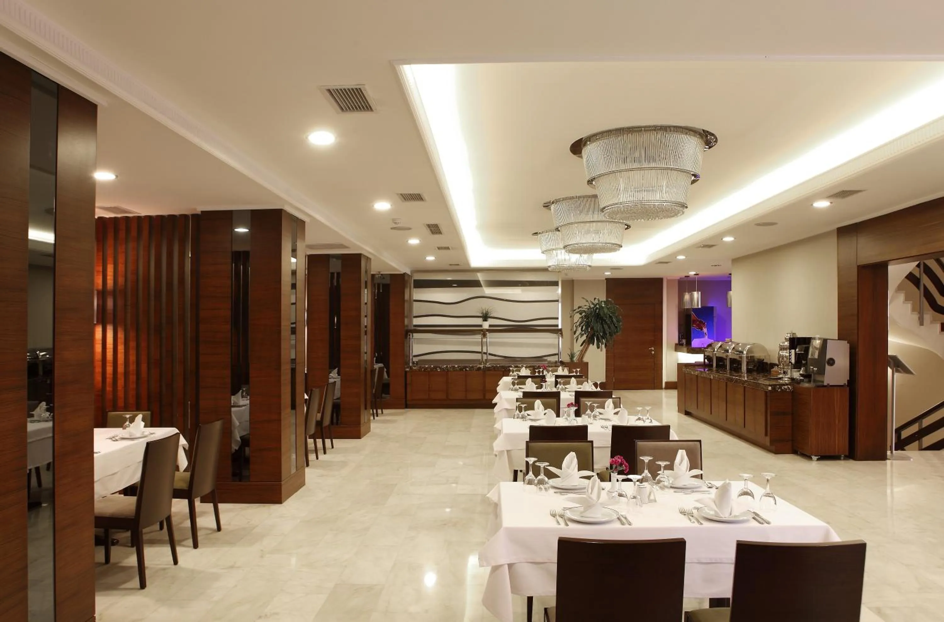 Restaurant/places to eat in Eyuboglu Hotel