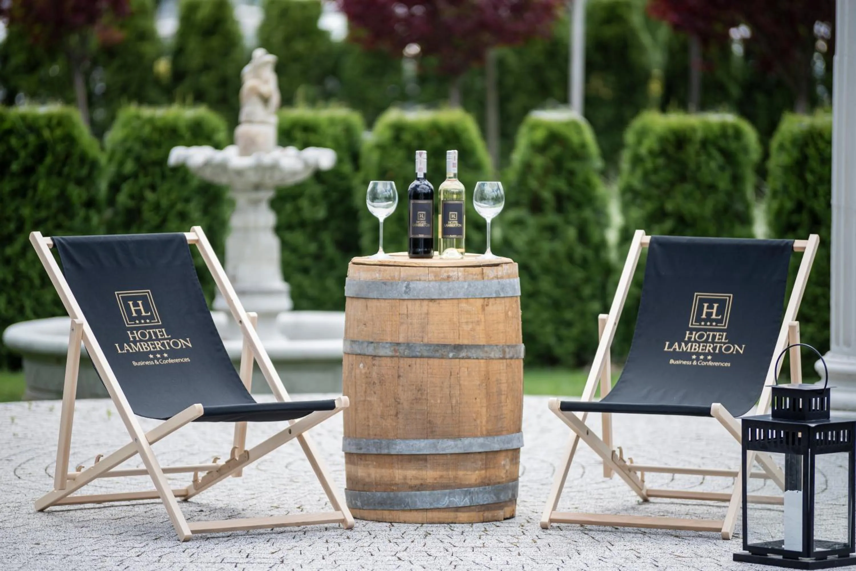 Restaurant/places to eat in Hotel Lamberton