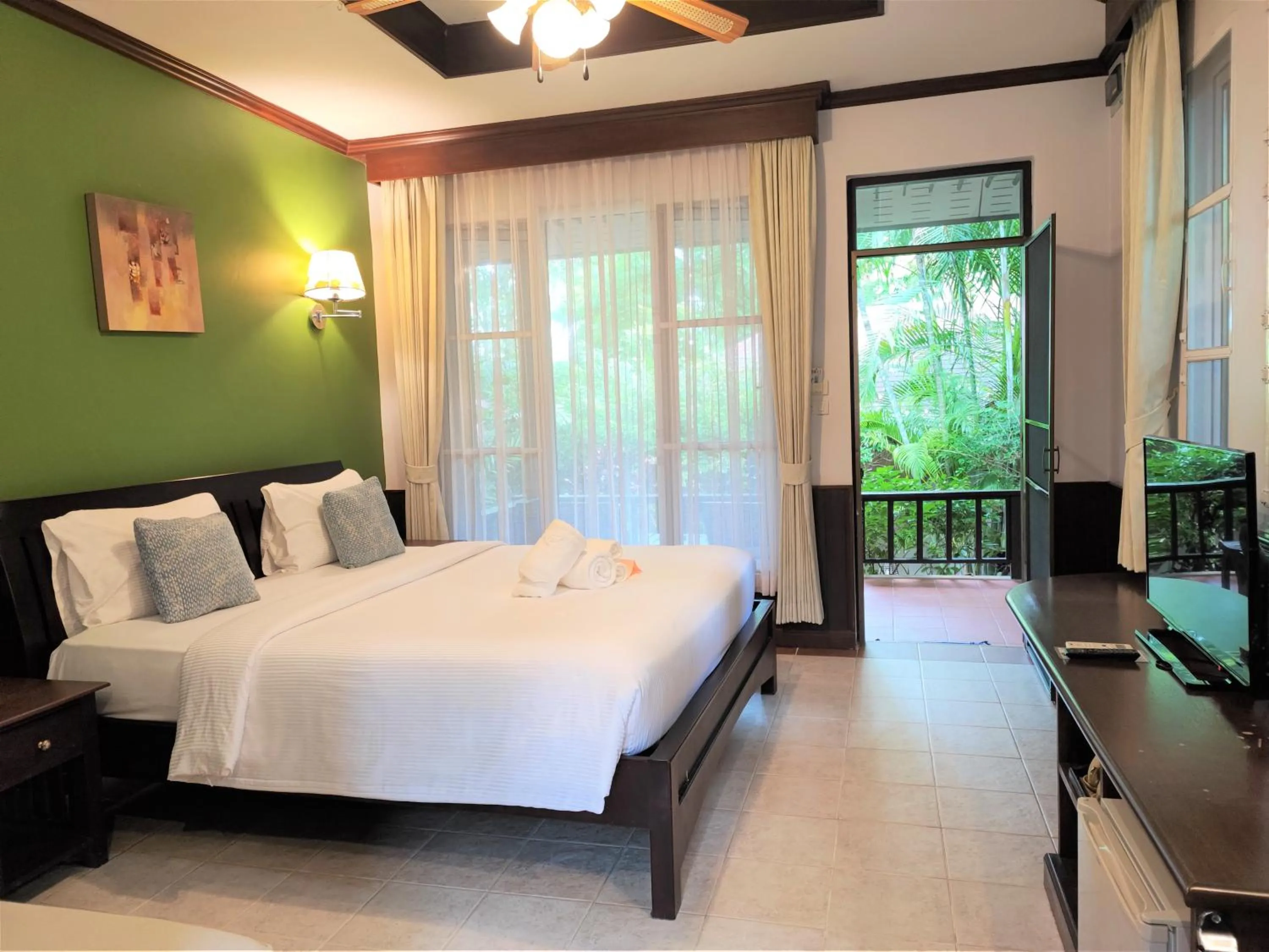Bed in Samed Villa Resort
