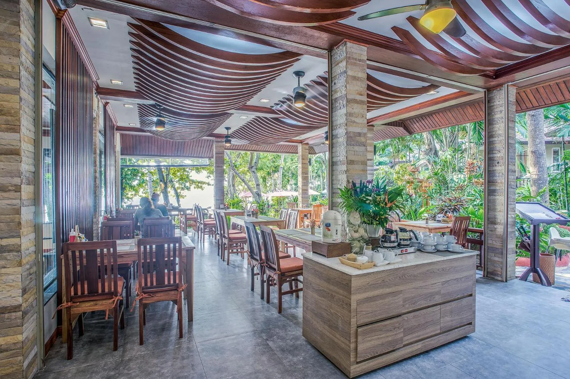 Restaurant/places to eat in Samed Villa Resort