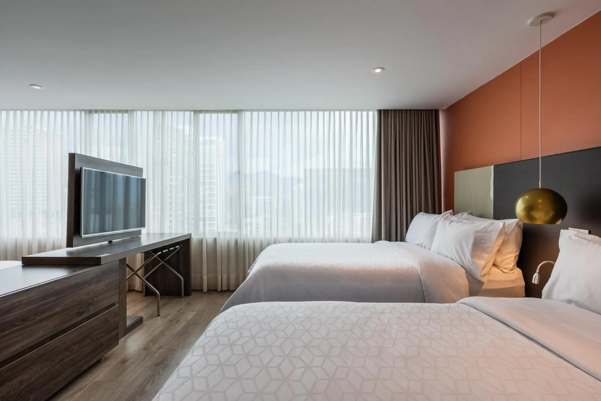 Photo of the whole room, Bed in Hotel Holiday Inn Express & Suites Medellin by IHG