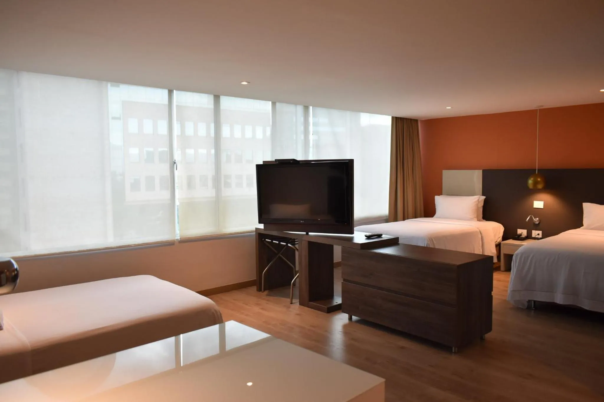 Photo of the whole room, Bed in Hotel Holiday Inn Express & Suites Medellin by IHG