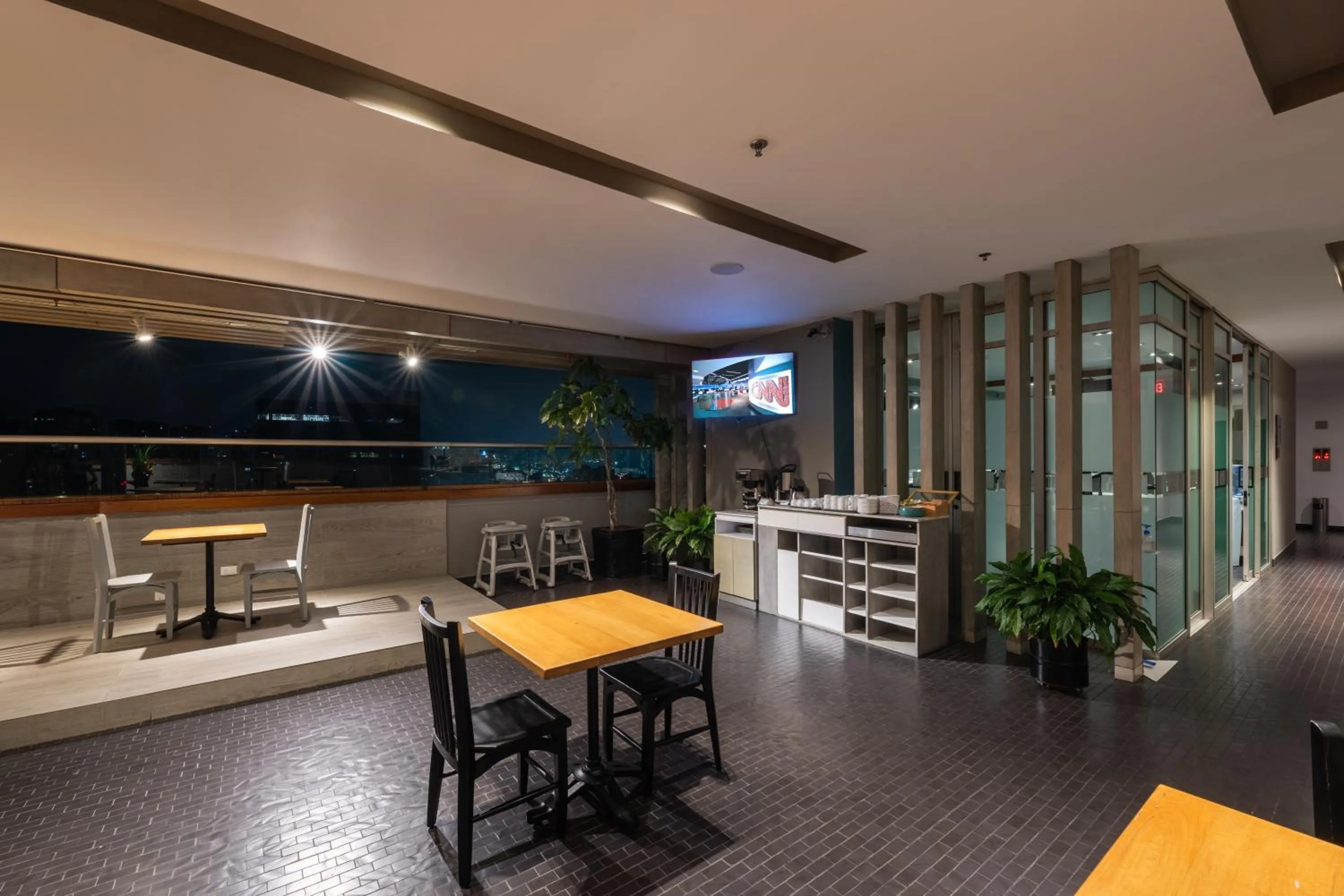 Restaurant/places to eat in Hotel Holiday Inn Express & Suites Medellin by IHG