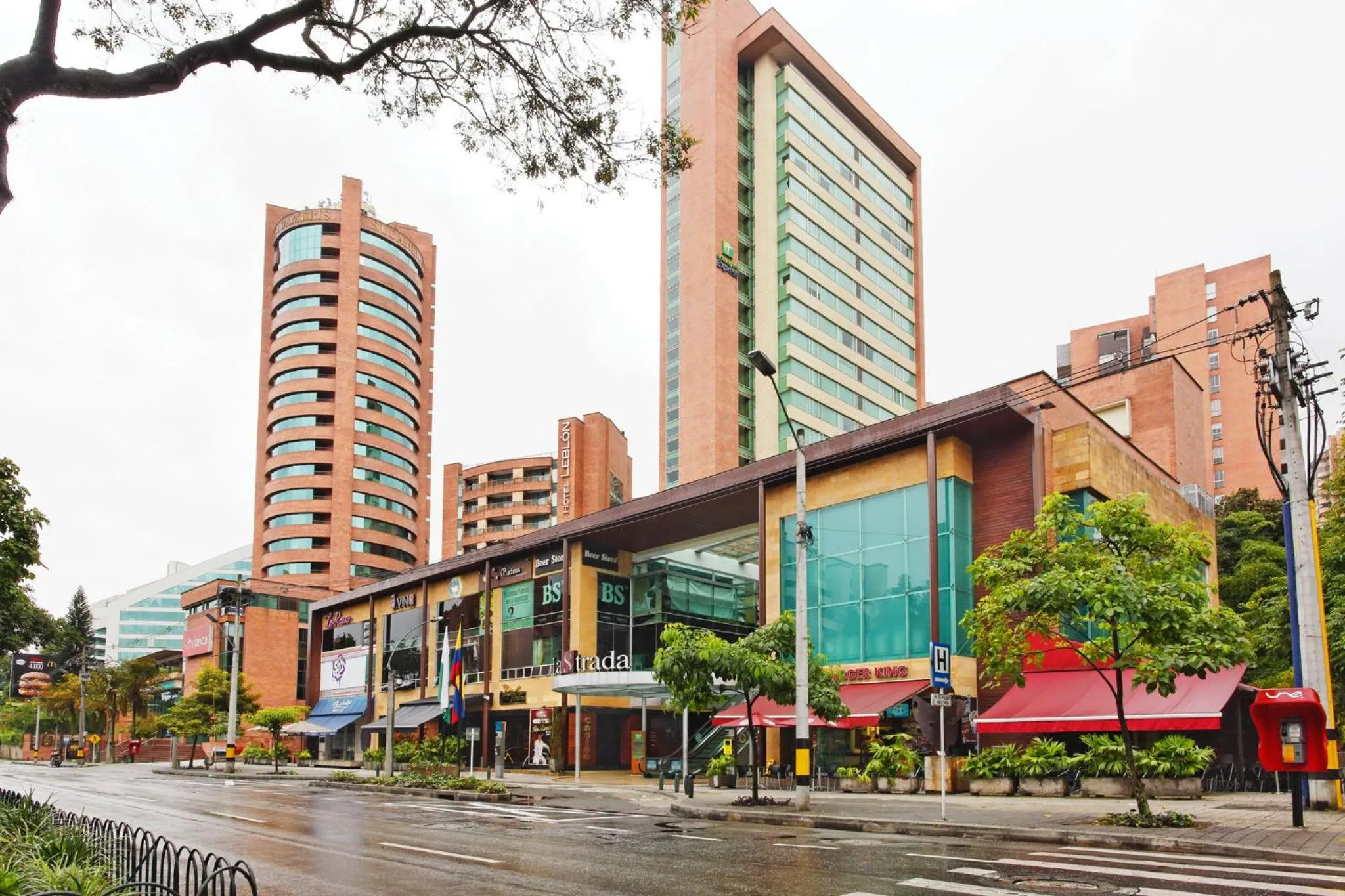 Property building in Hotel Holiday Inn Express & Suites Medellin by IHG
