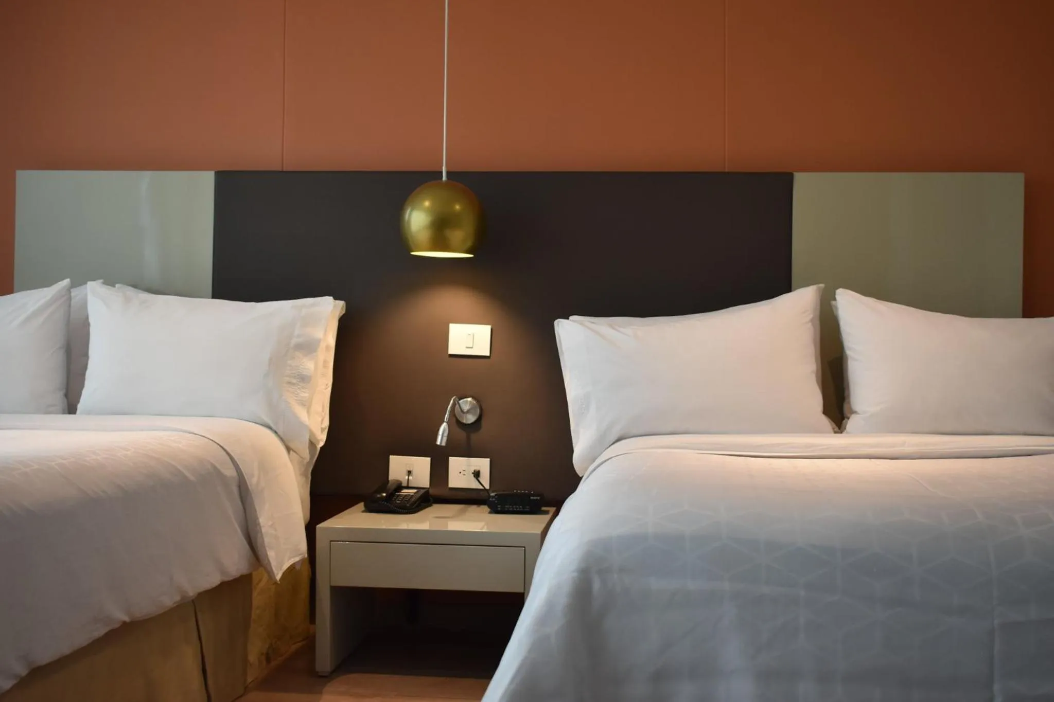 Photo of the whole room, Bed in Hotel Holiday Inn Express & Suites Medellin by IHG