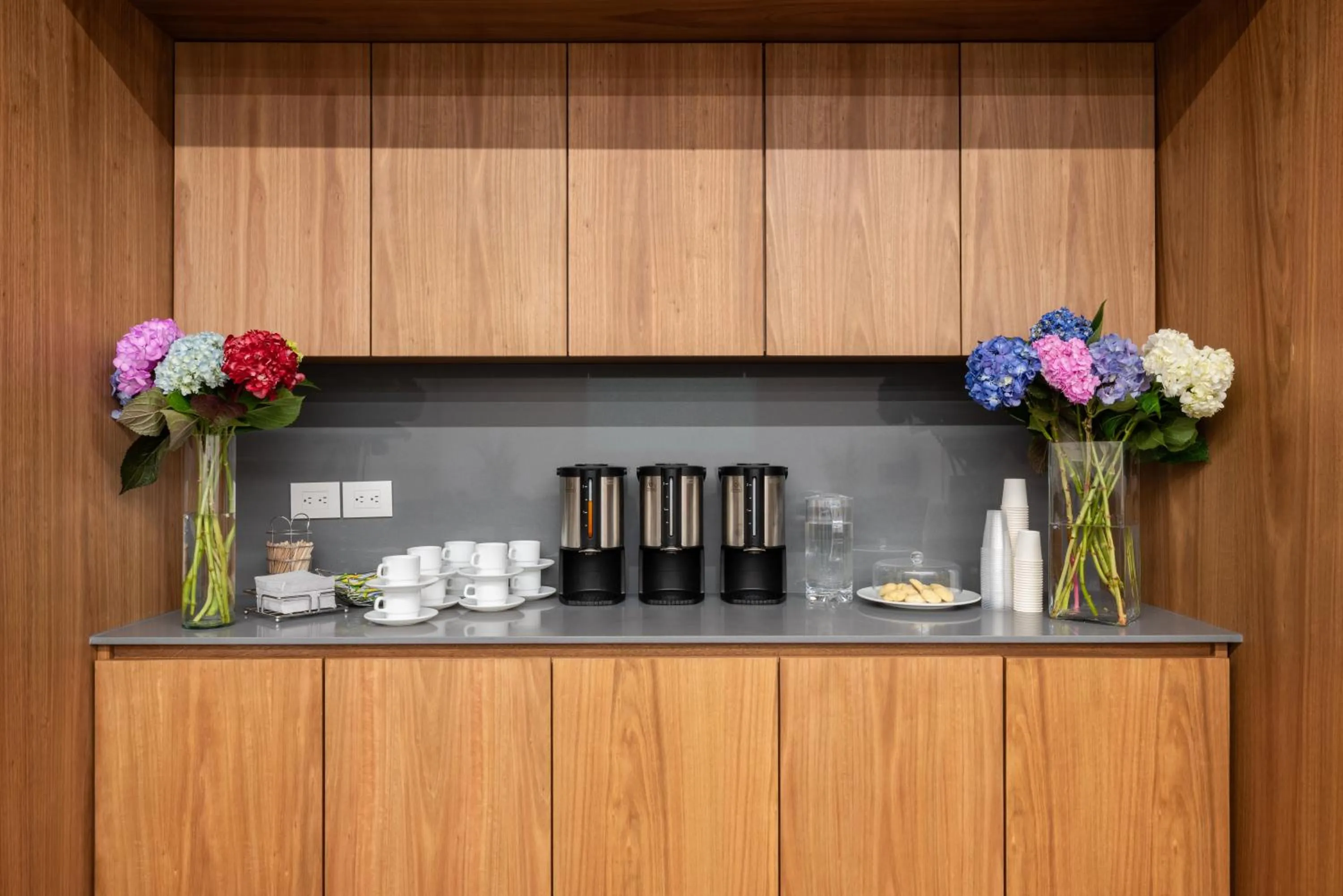 Meeting/conference room in Hotel Holiday Inn Express & Suites Medellin by IHG