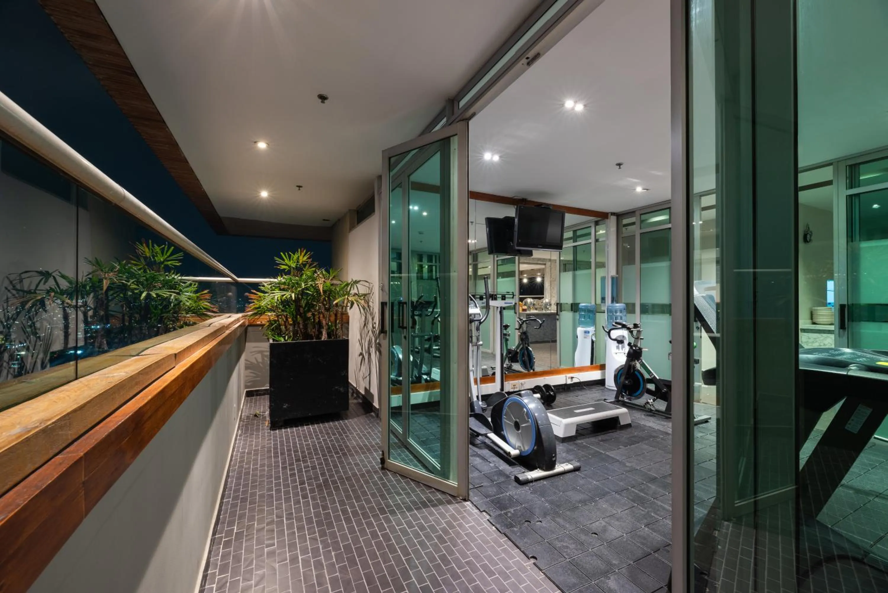 Fitness centre/facilities in Hotel Holiday Inn Express & Suites Medellin by IHG