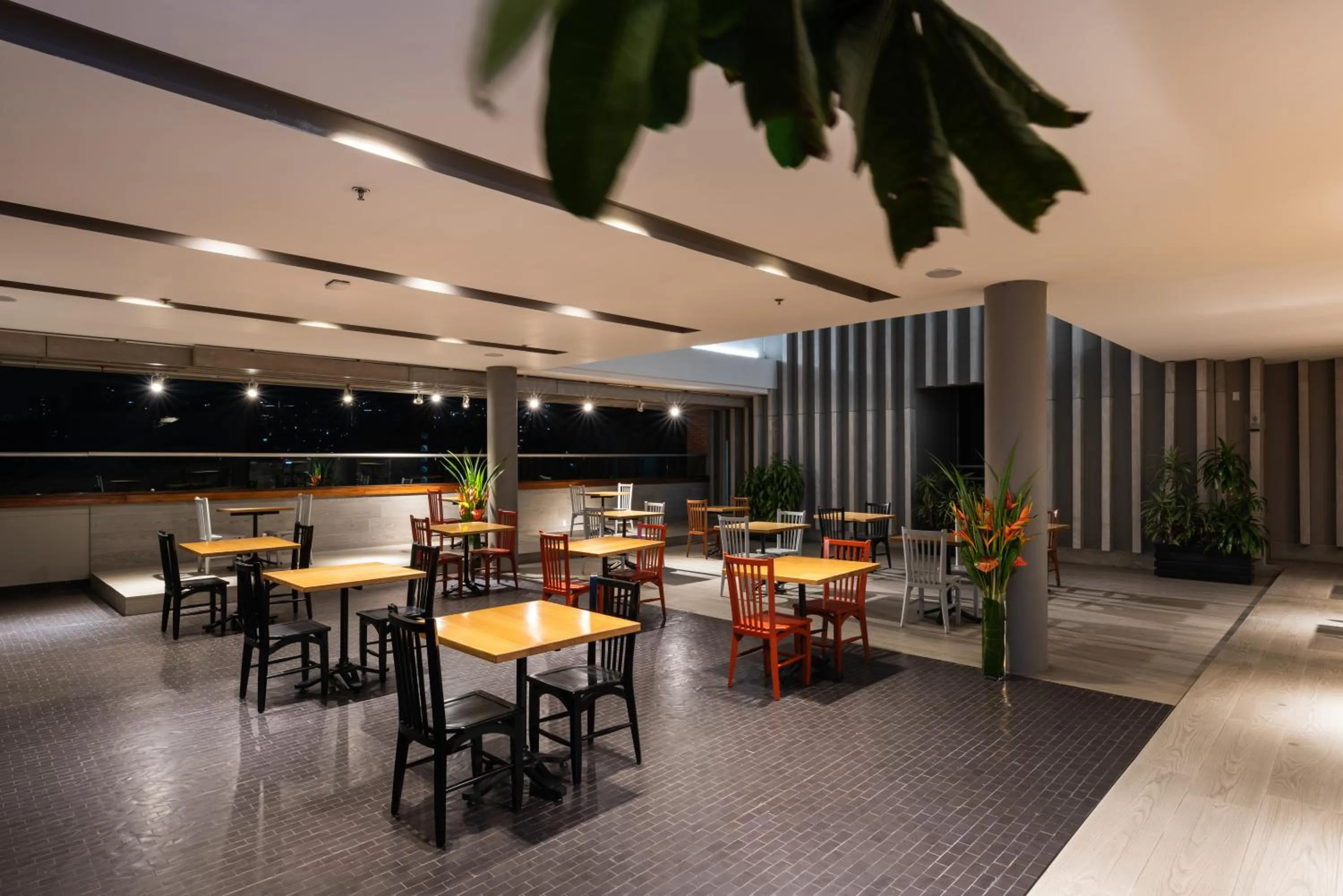 Restaurant/places to eat in Hotel Holiday Inn Express & Suites Medellin by IHG
