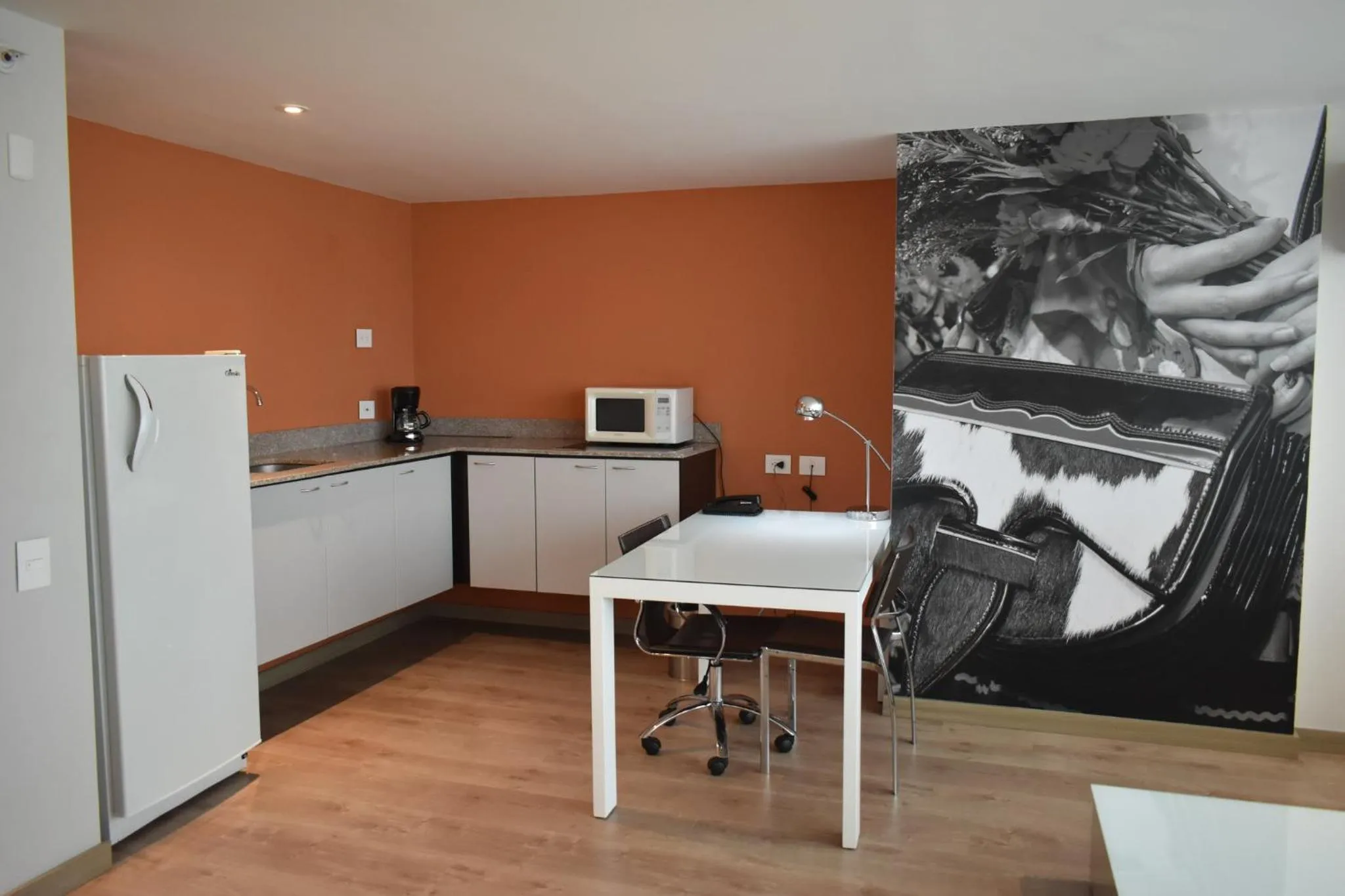 Photo of the whole room in Hotel Holiday Inn Express & Suites Medellin by IHG