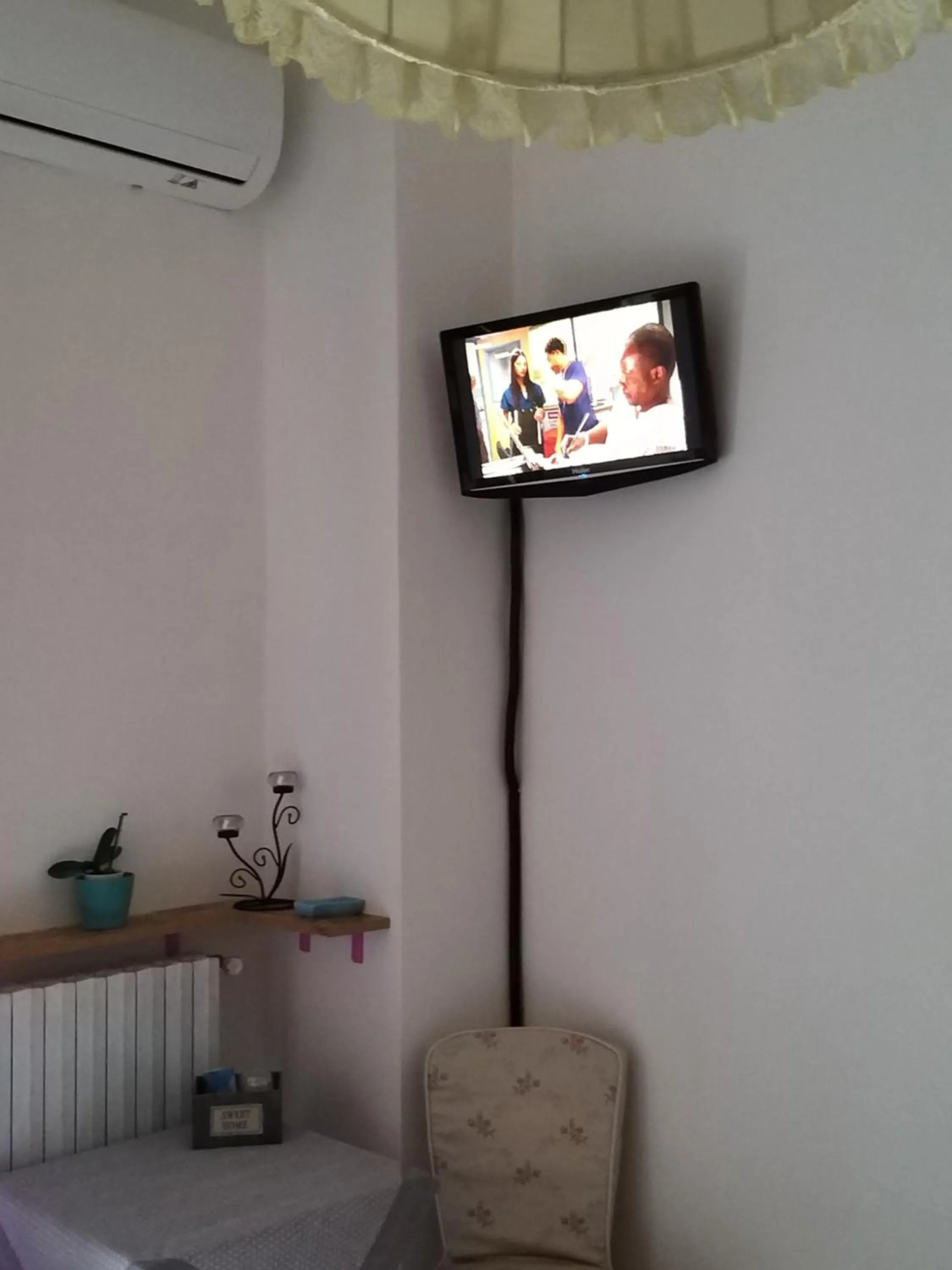 TV and multimedia in B & B Arco di Sole