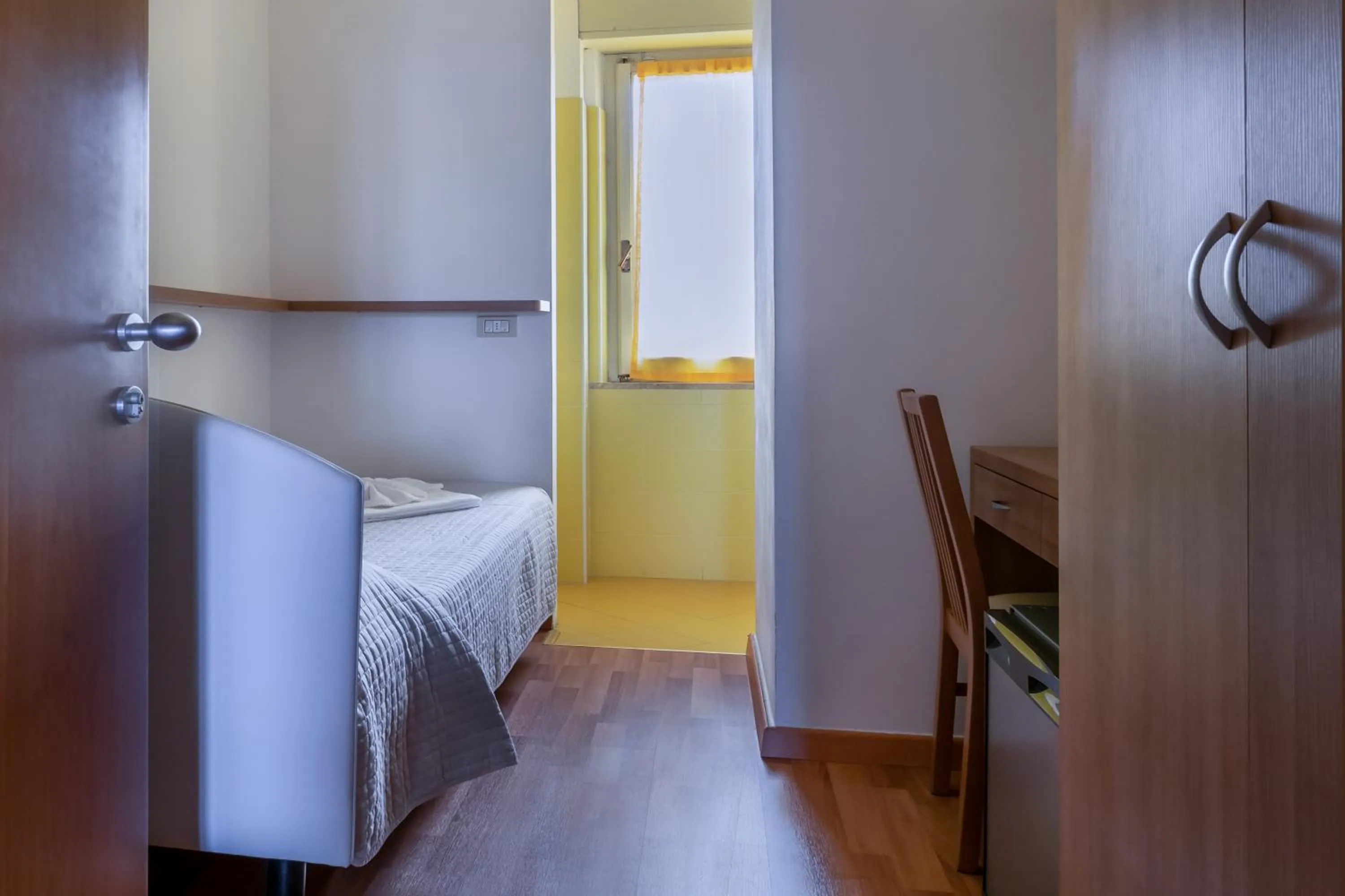 Photo of the whole room, Bed in Hotel Stresa