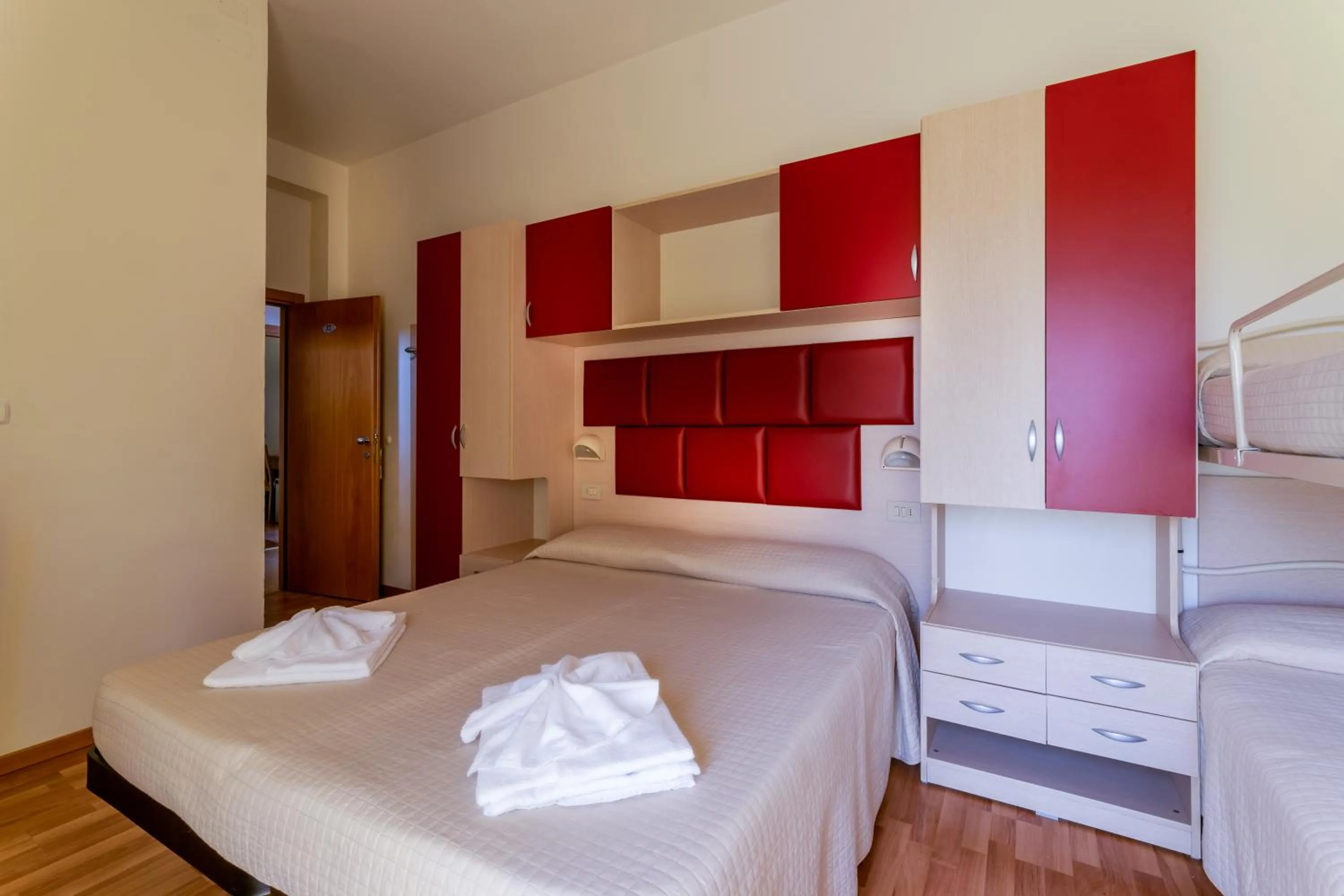 Photo of the whole room, Bed in Hotel Stresa