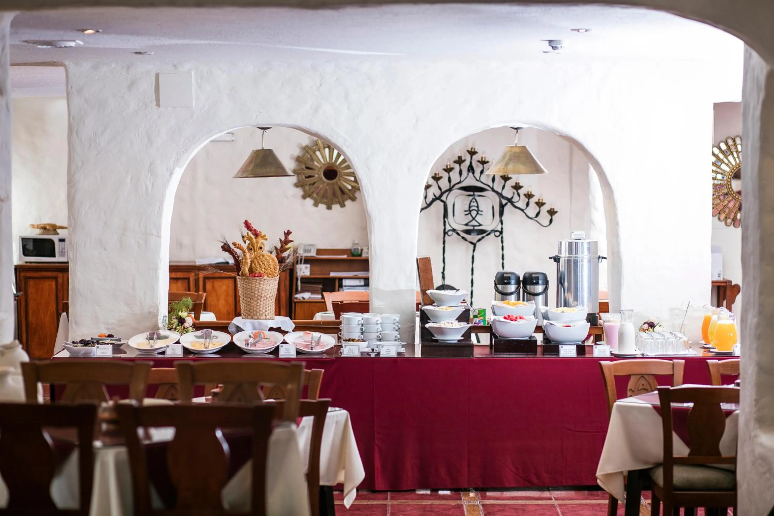 Buffet breakfast in San Agustin Internacional