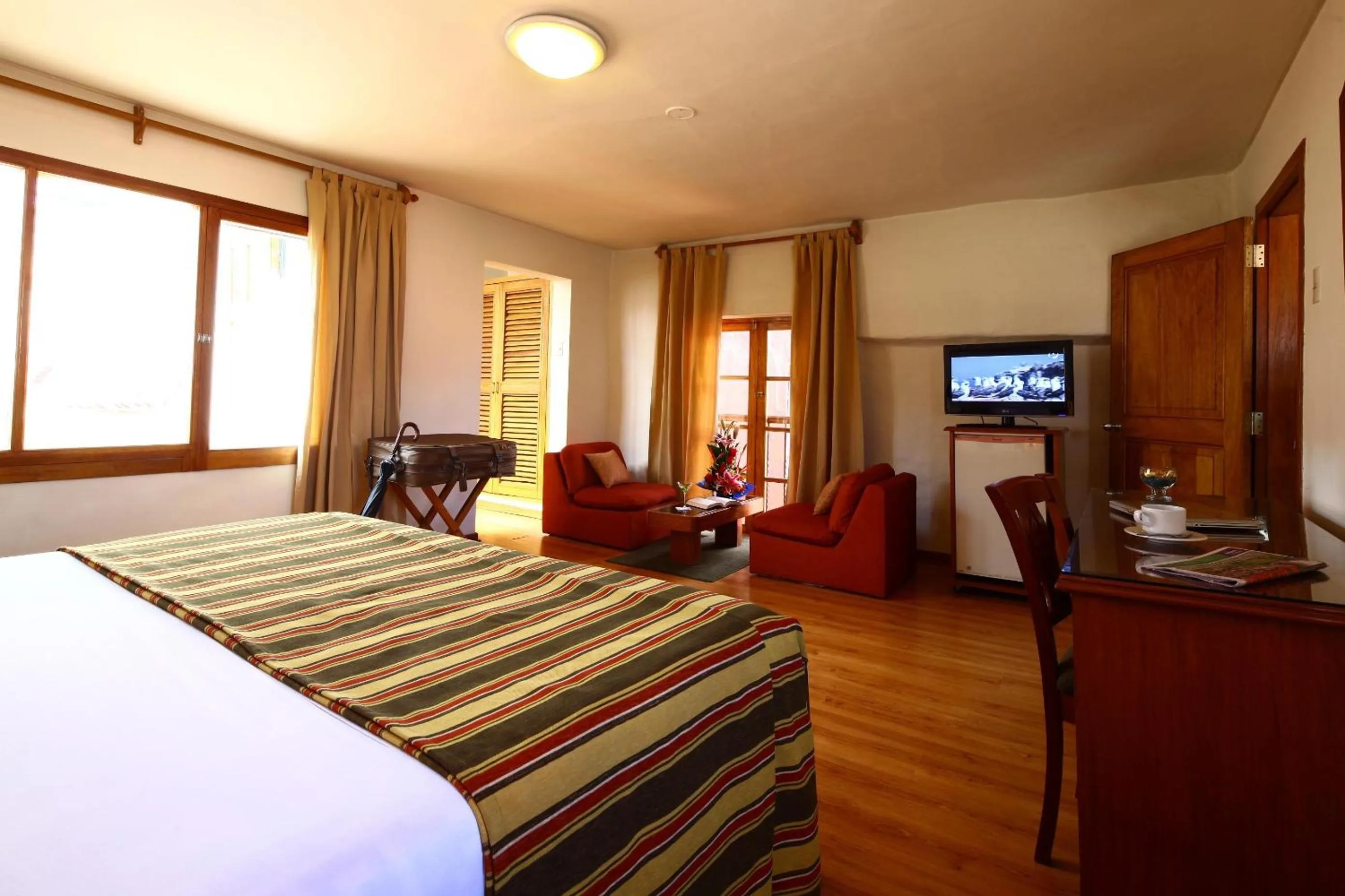 Photo of the whole room, Bed in San Agustin Internacional