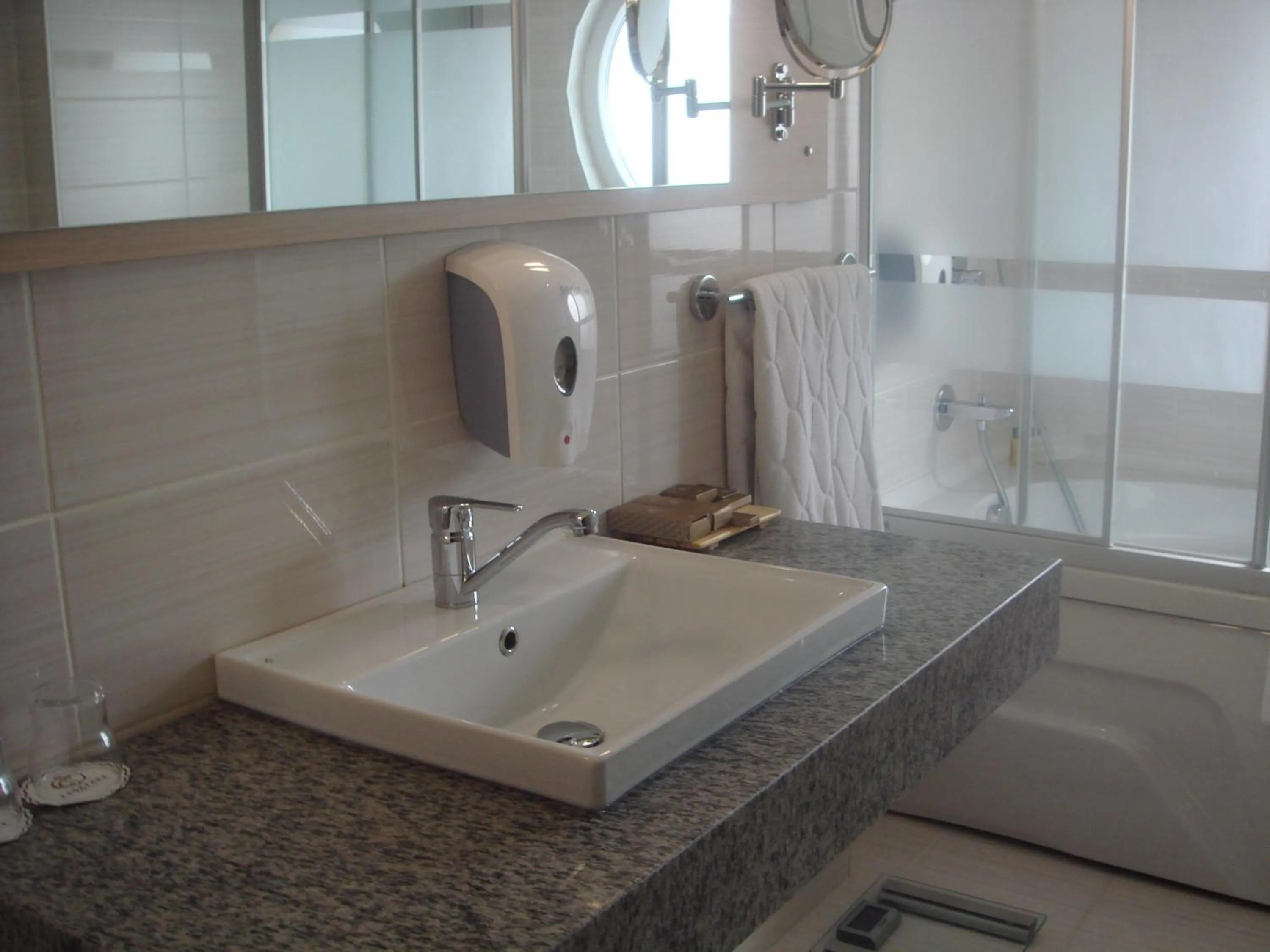 Bathroom in Pasapark Karatay Hotel