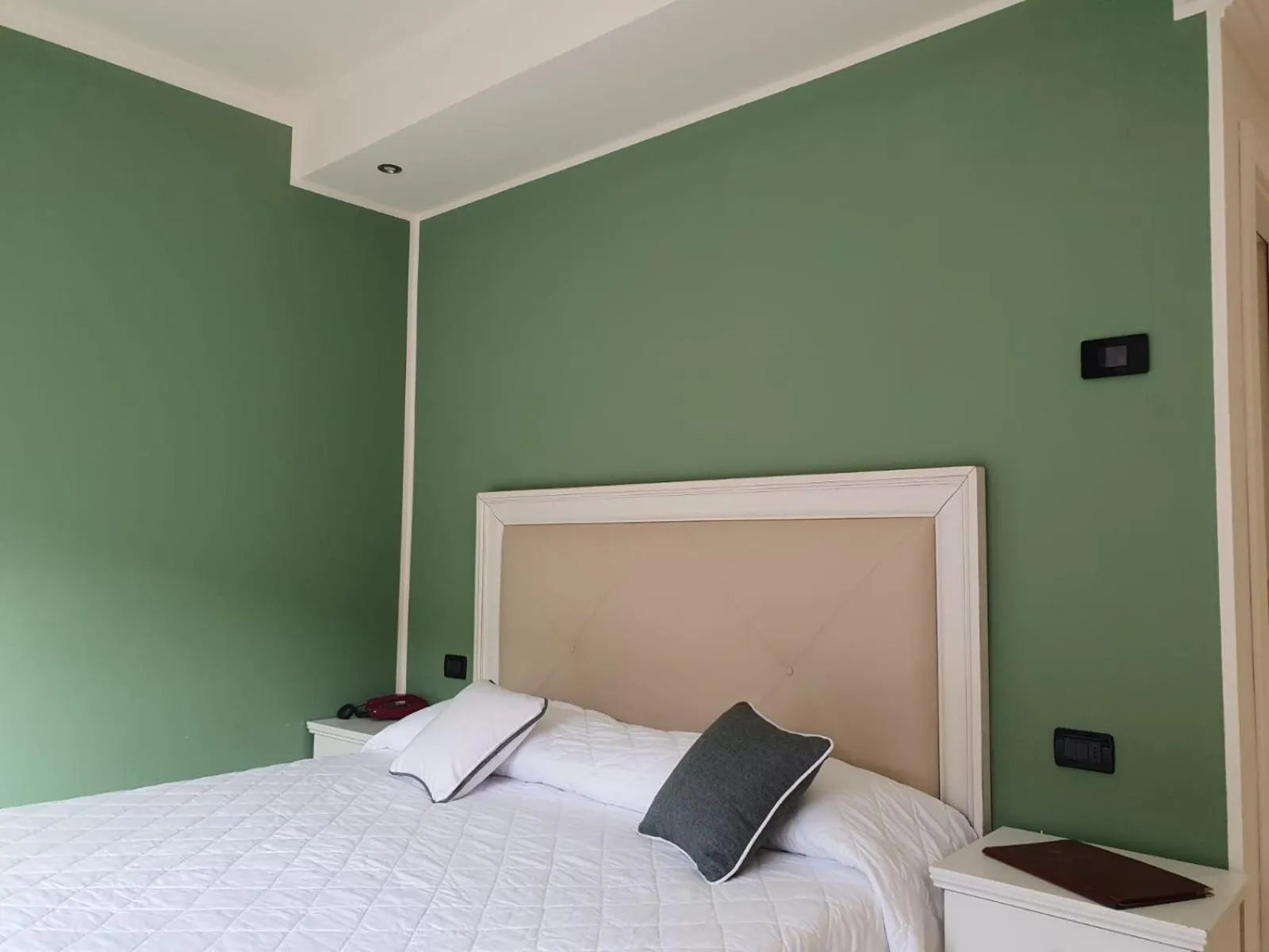 Bedroom, Bed in Hotel Regina