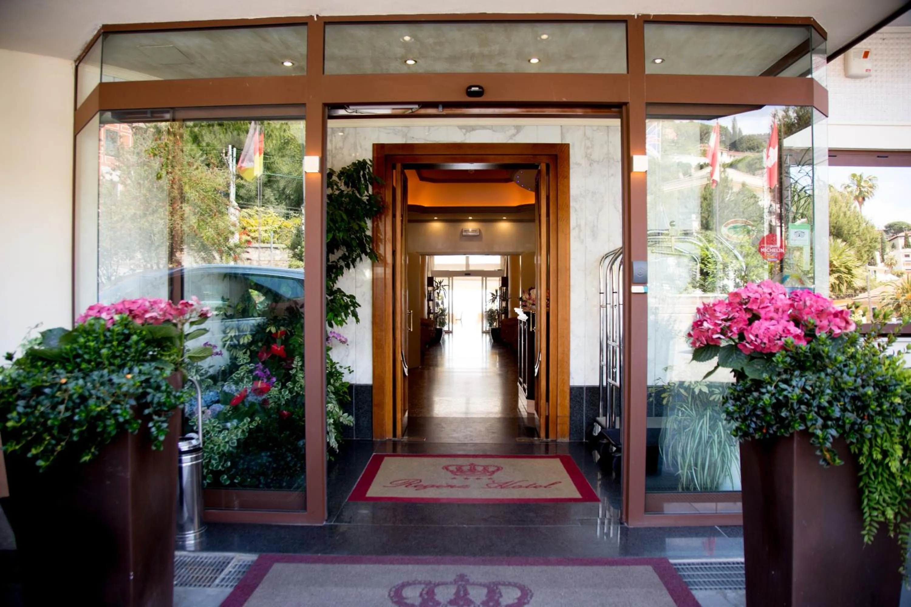 Facade/entrance in Hotel Regina