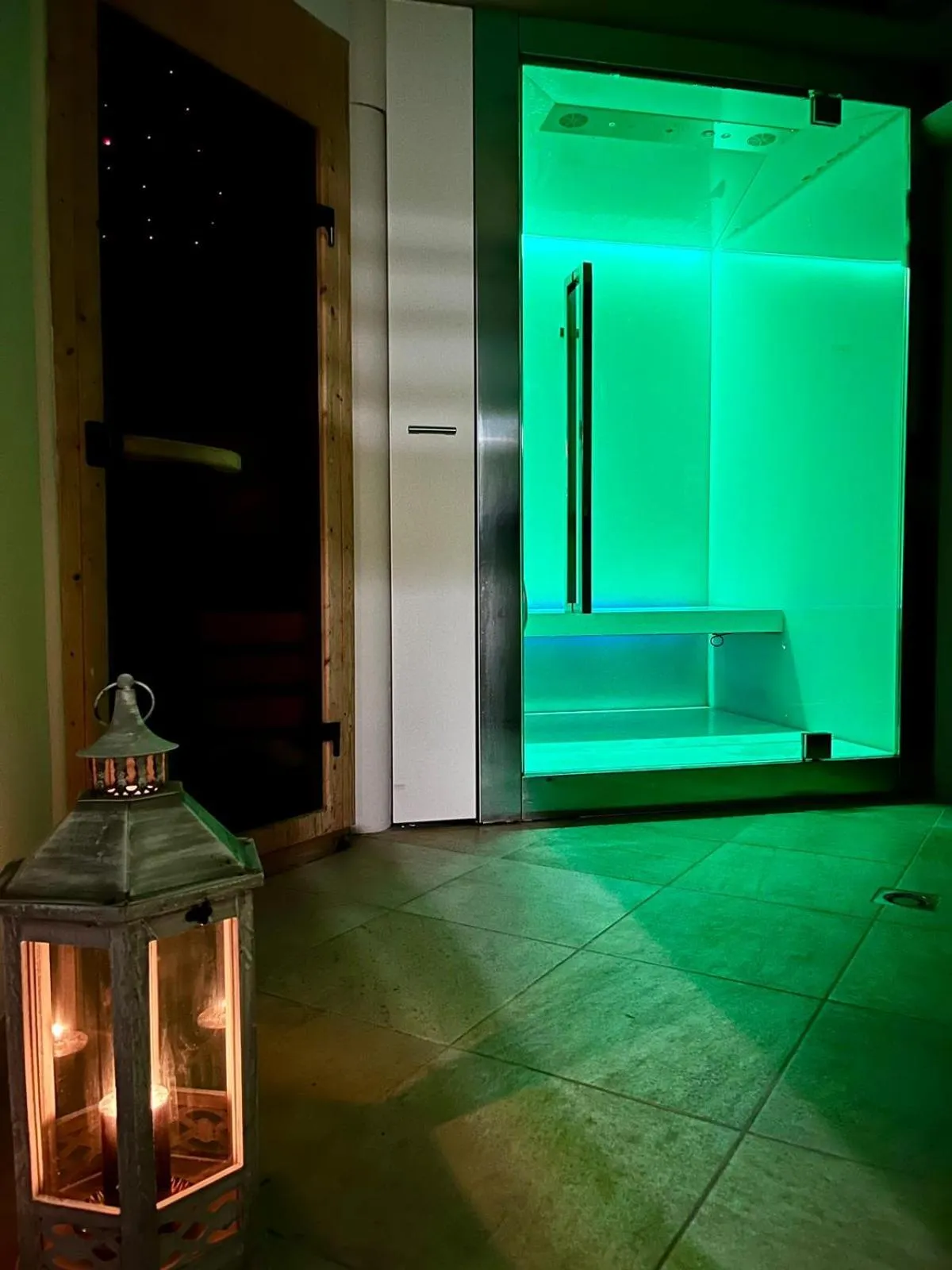 Shower in Hotel Regina