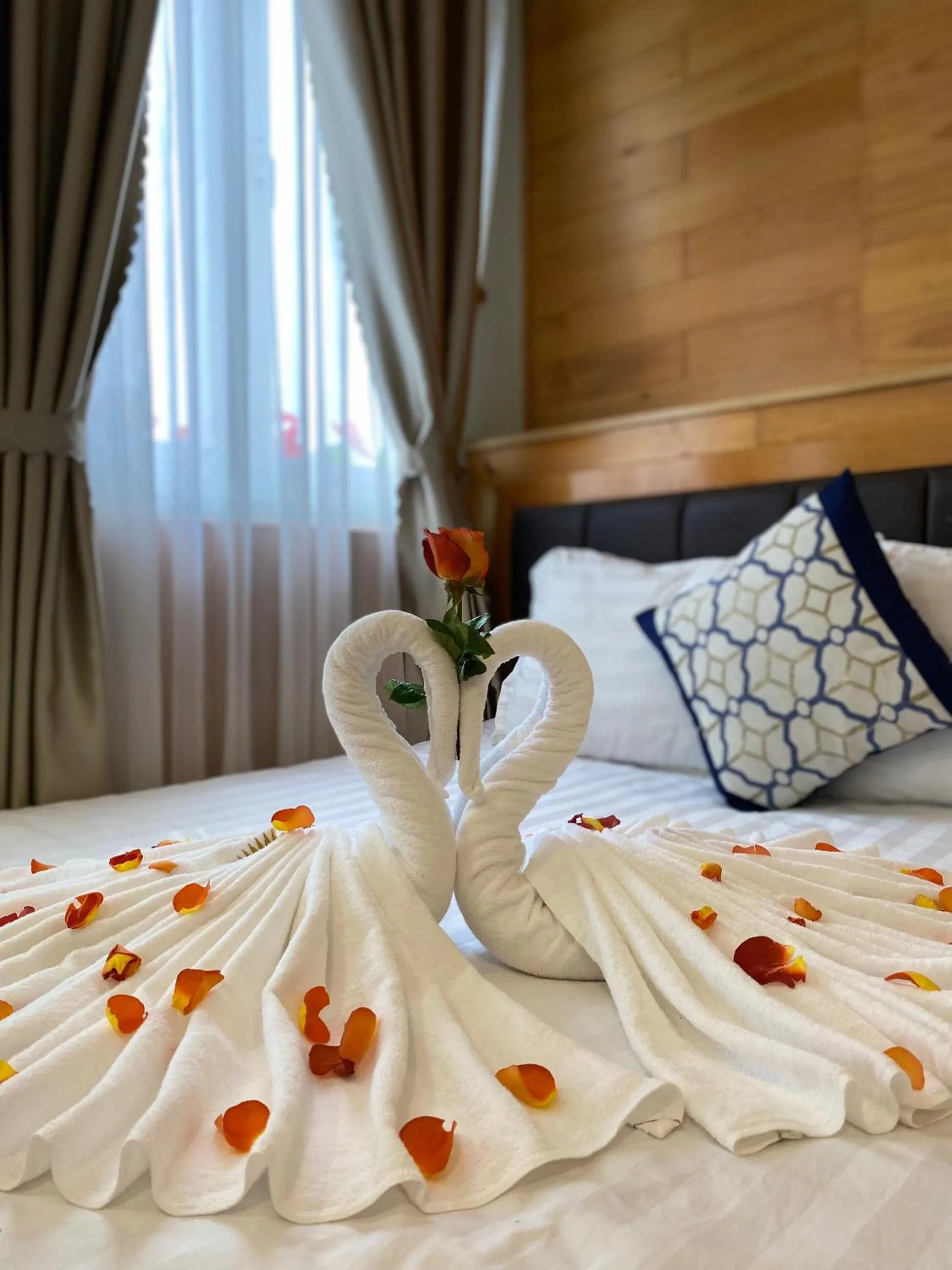 Bedroom, Bed in Hotel Phuong Nghi