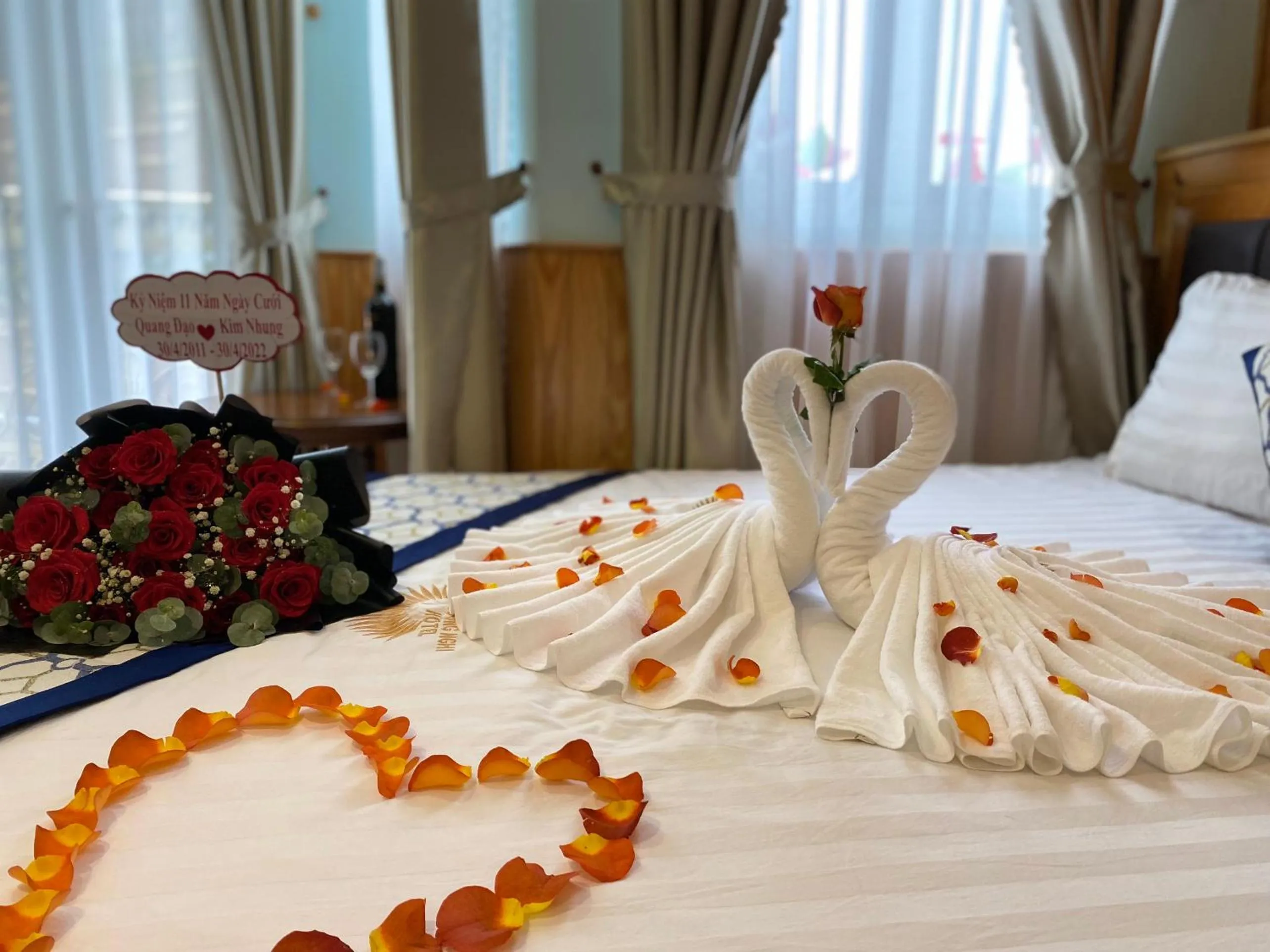 Bedroom, Bed in Hotel Phuong Nghi