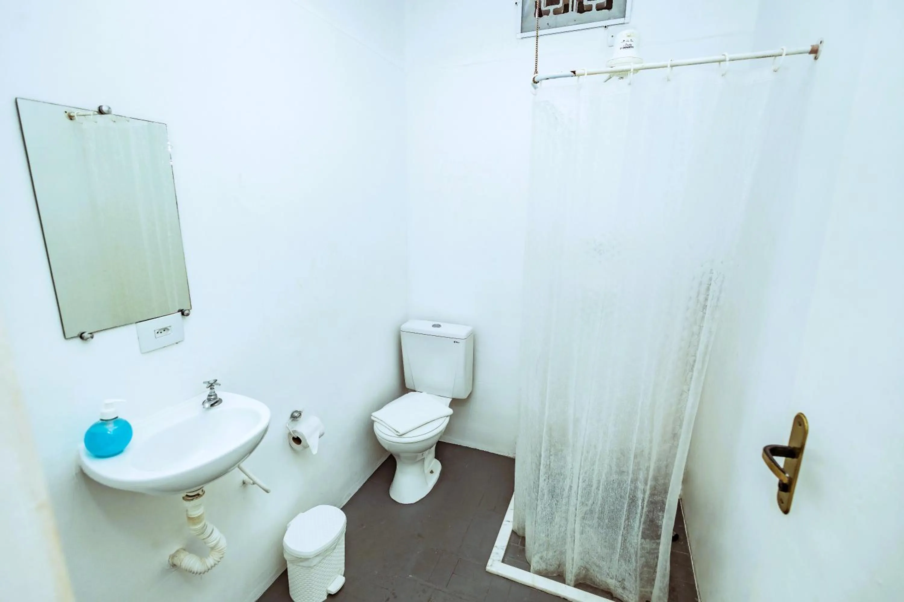 Bathroom in Pousada Peruibe 455