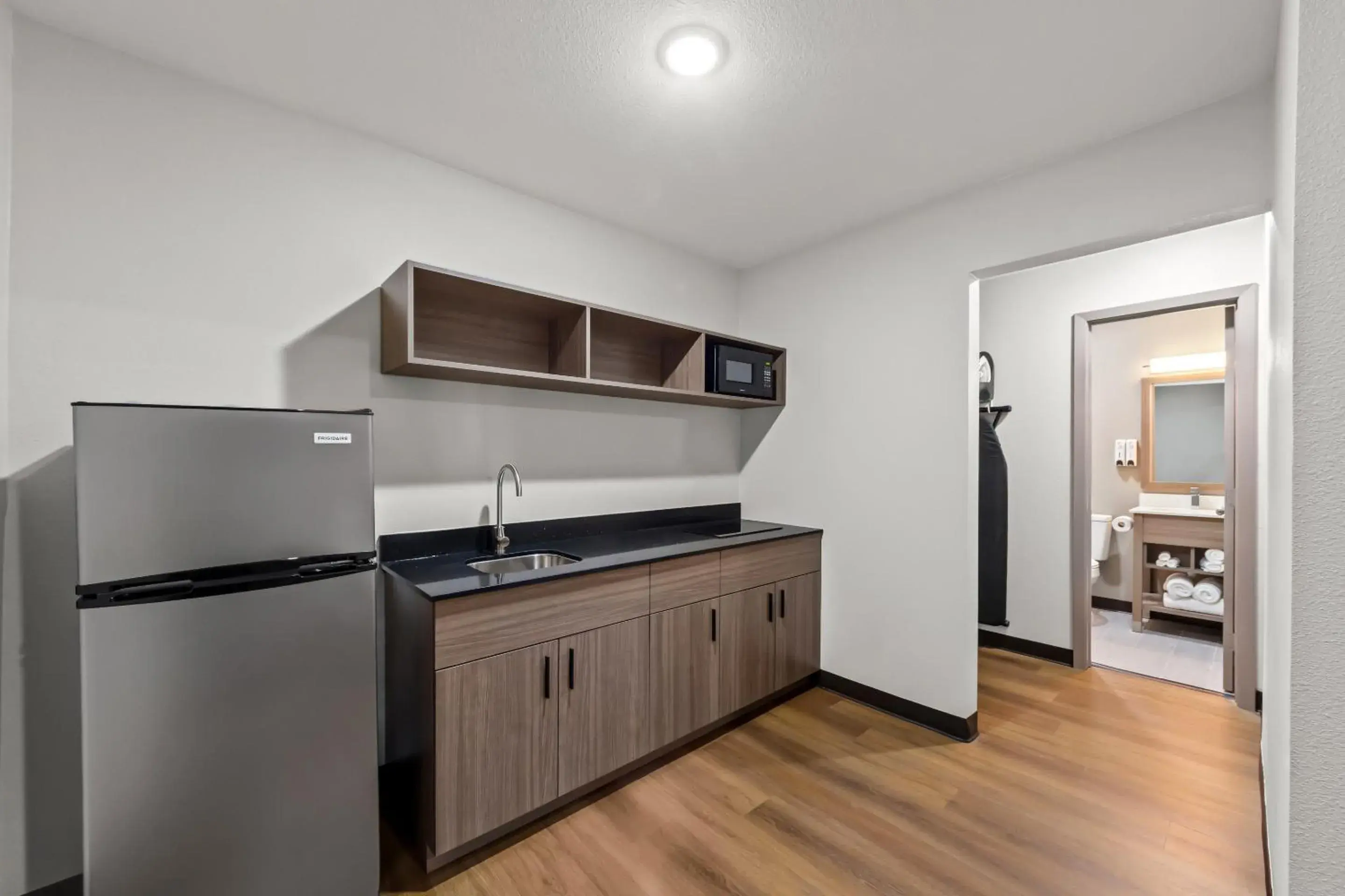 Superior Room with Two Queen Beds with Kitchenette Non-Smoking in Red Roof Inn Del Rio Superior Room with Two Queen Beds with Kitchenette Non-Smoking in Red Roof Inn Del Rio