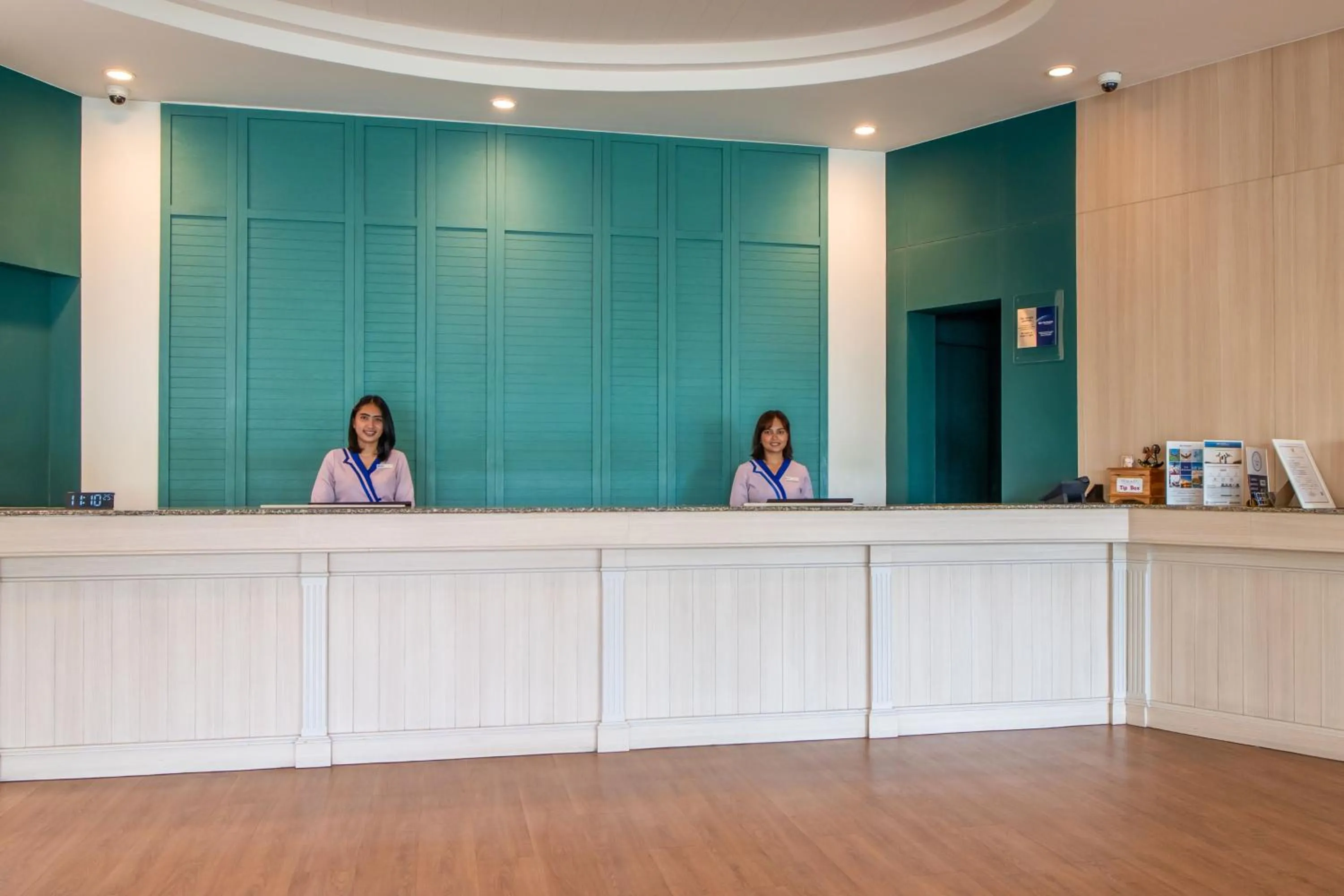 Lobby or reception in Best Western Phuket Ocean Resort