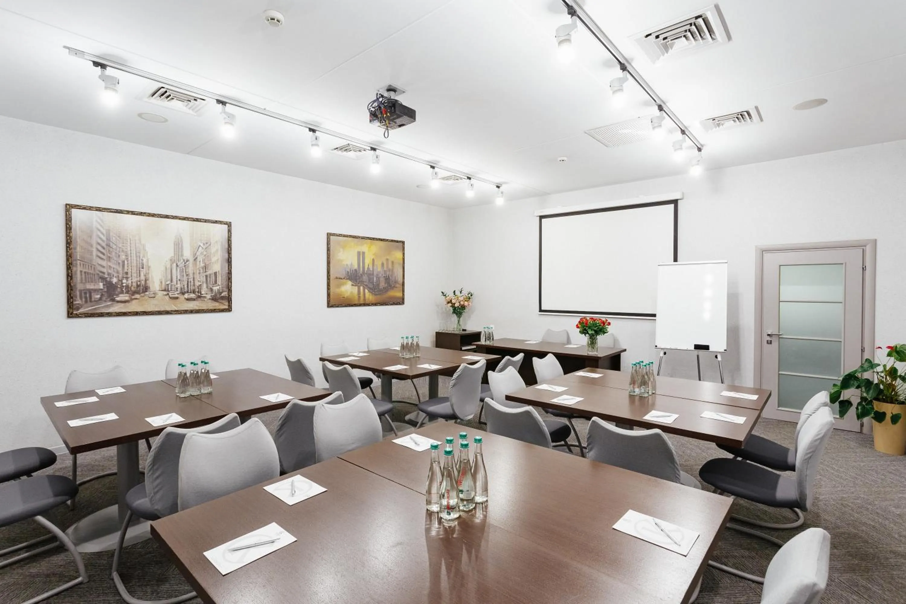 Meeting/conference room in Continental Hotel