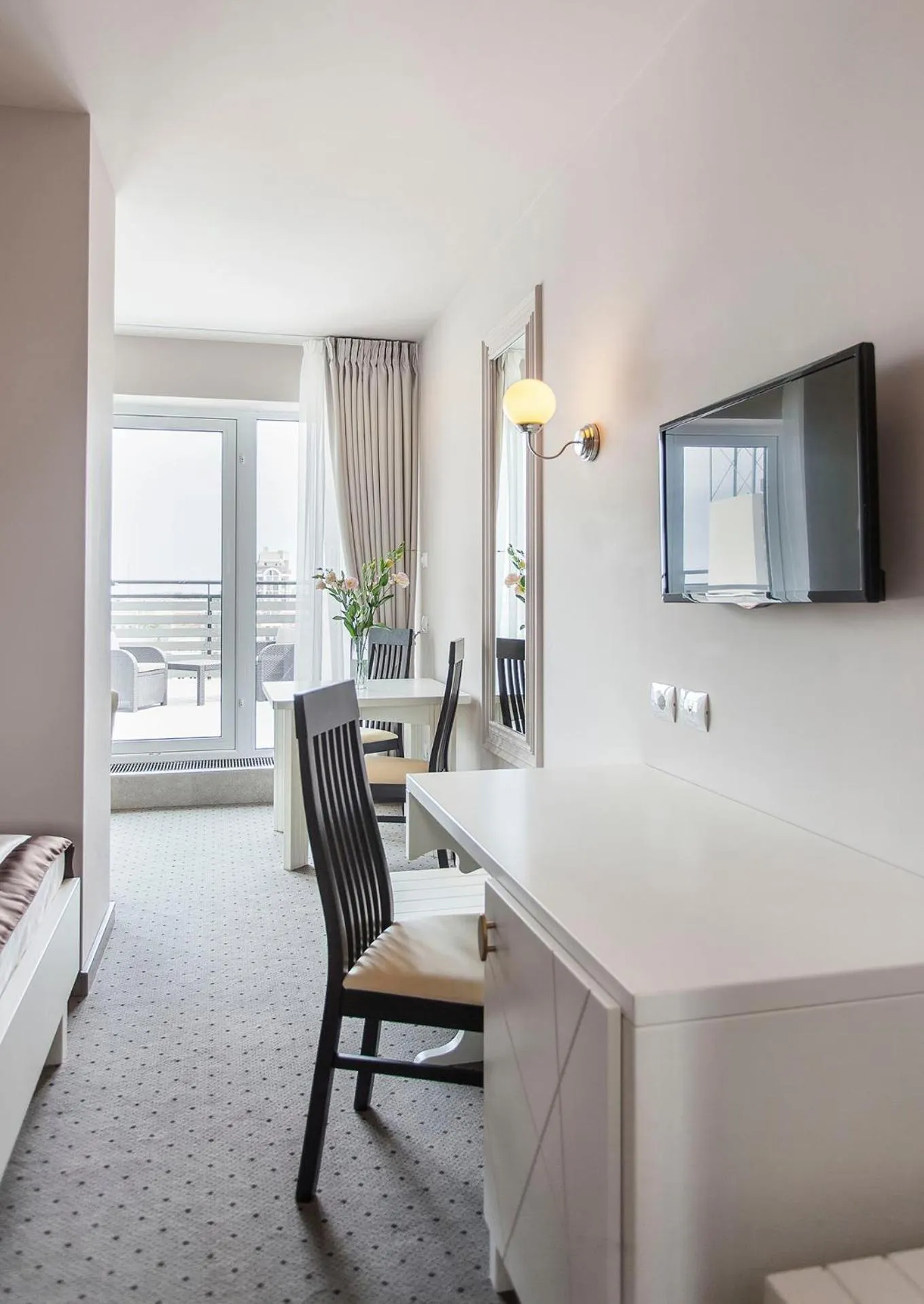 TV and multimedia in Continental Hotel