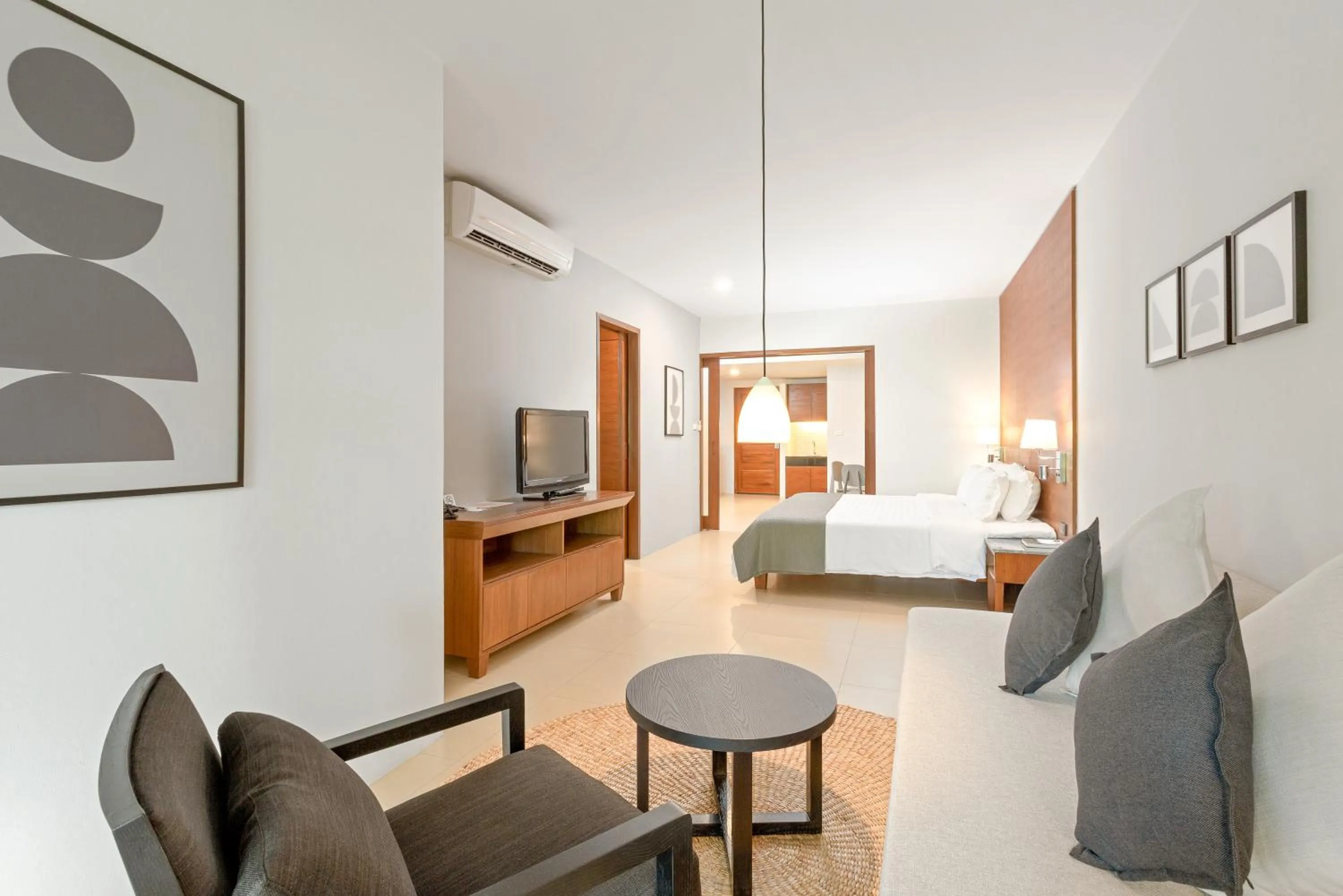 Photo of the whole room, Bed in Sunprime Kamala Beach