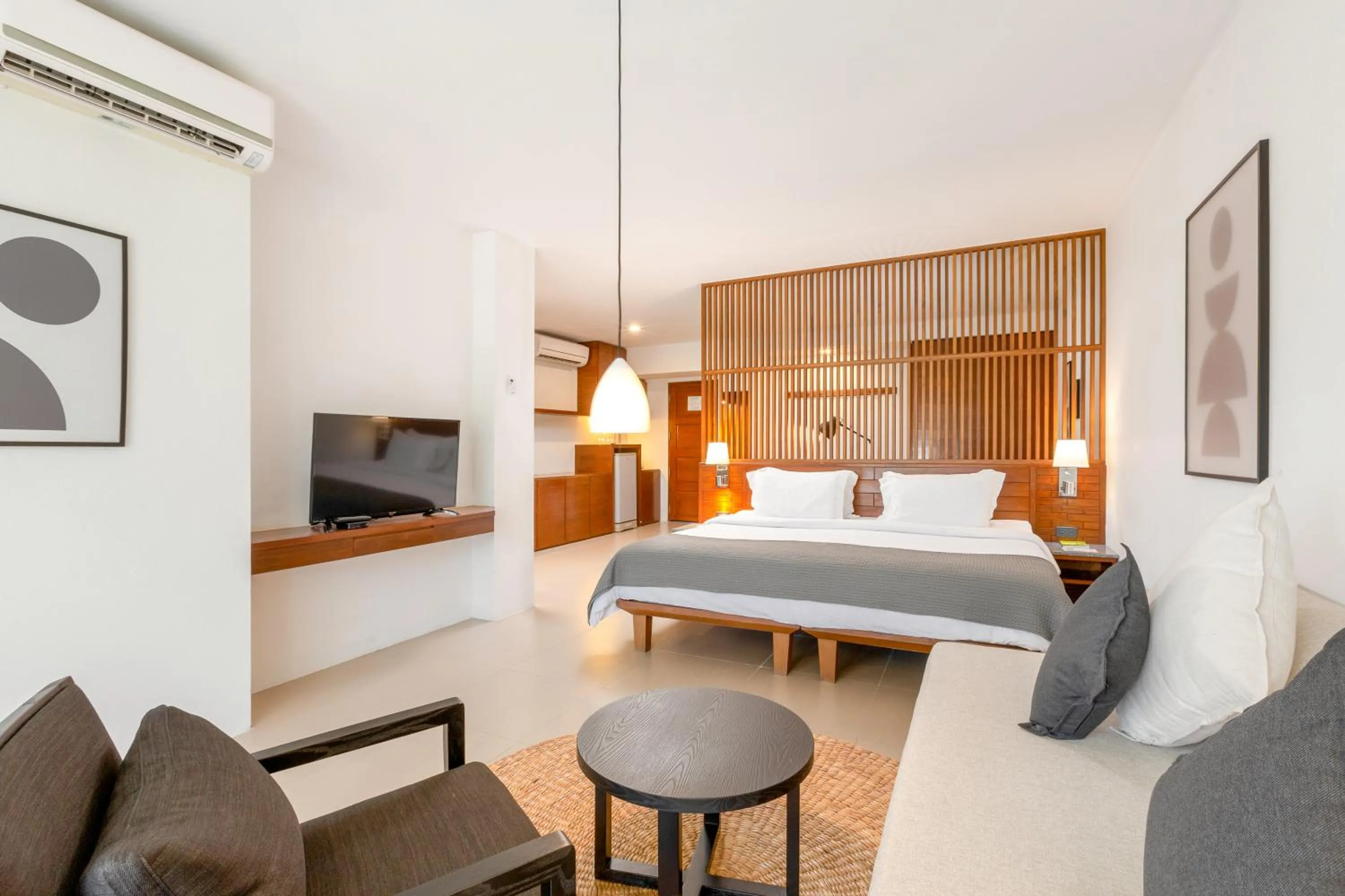 Photo of the whole room, Bed in Sunprime Kamala Beach